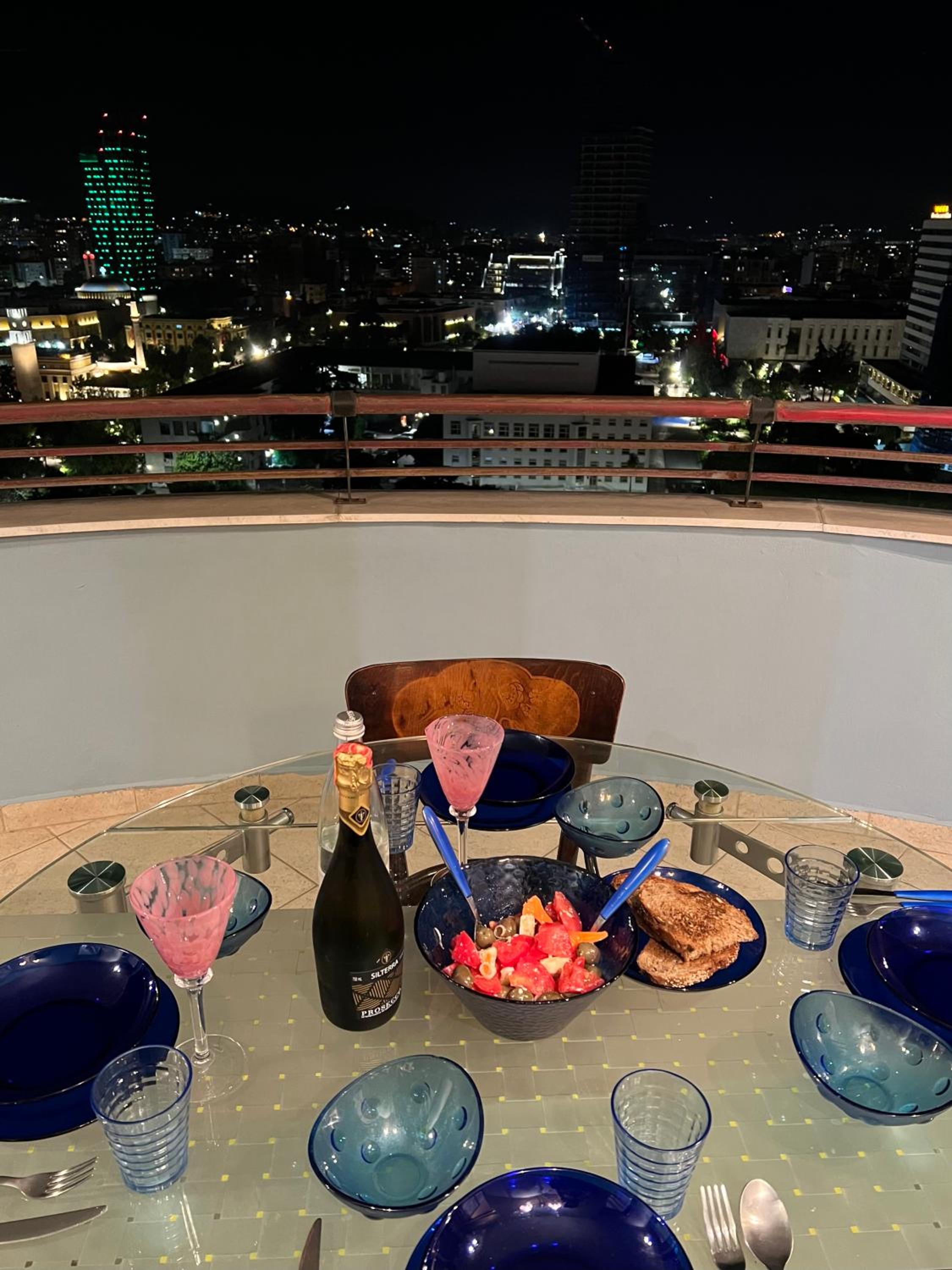 Tirana My Roots - NETI Museum Apartment Breathtaking View