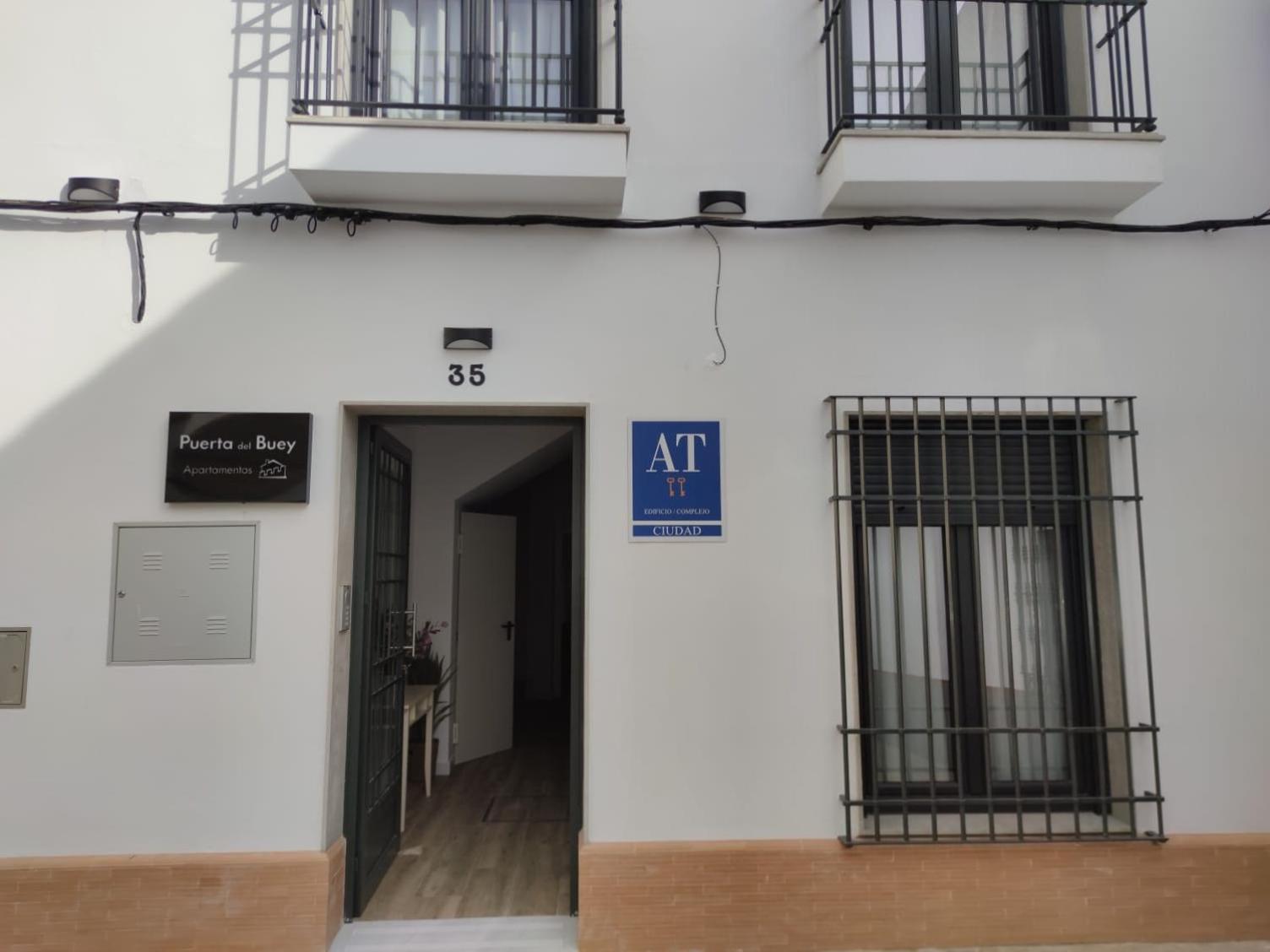 Puerta del Buey Apartamentos