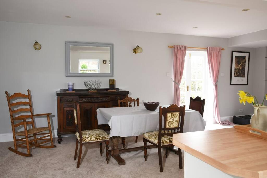 Cotswold dog-friendly holiday home view 2