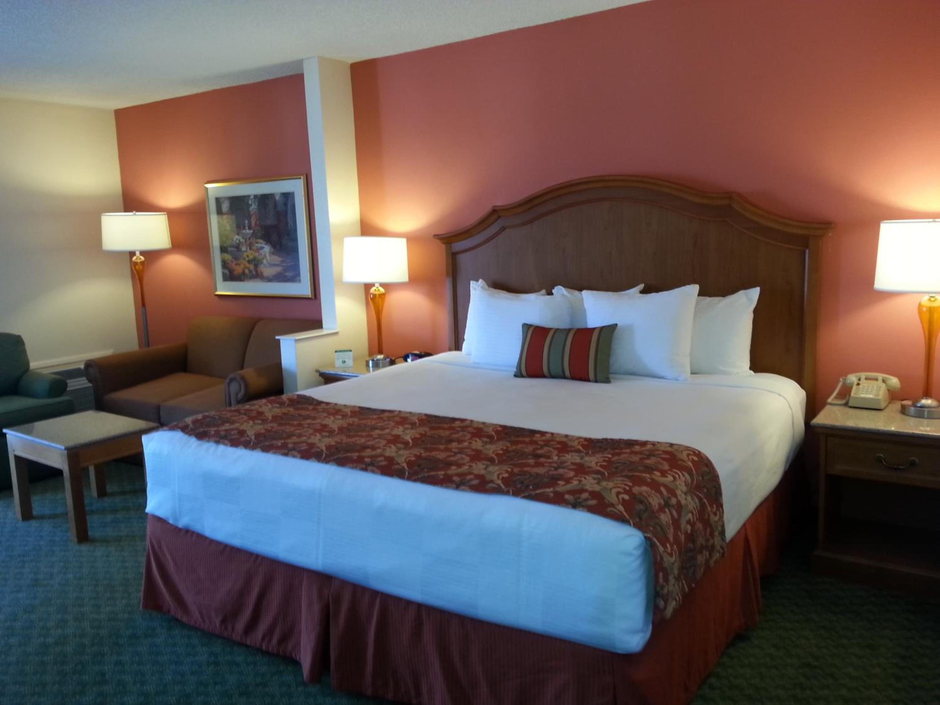 Kingman Vacations - Best Western Plus A Wayfarer's Inn  Suites - Property Image 2