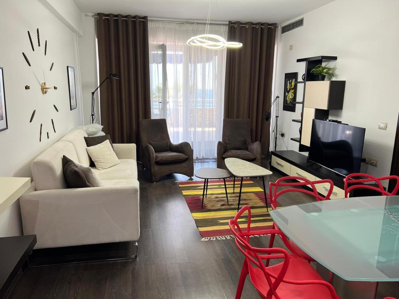 Cactus Coastal: 3-Bedroom Condo
