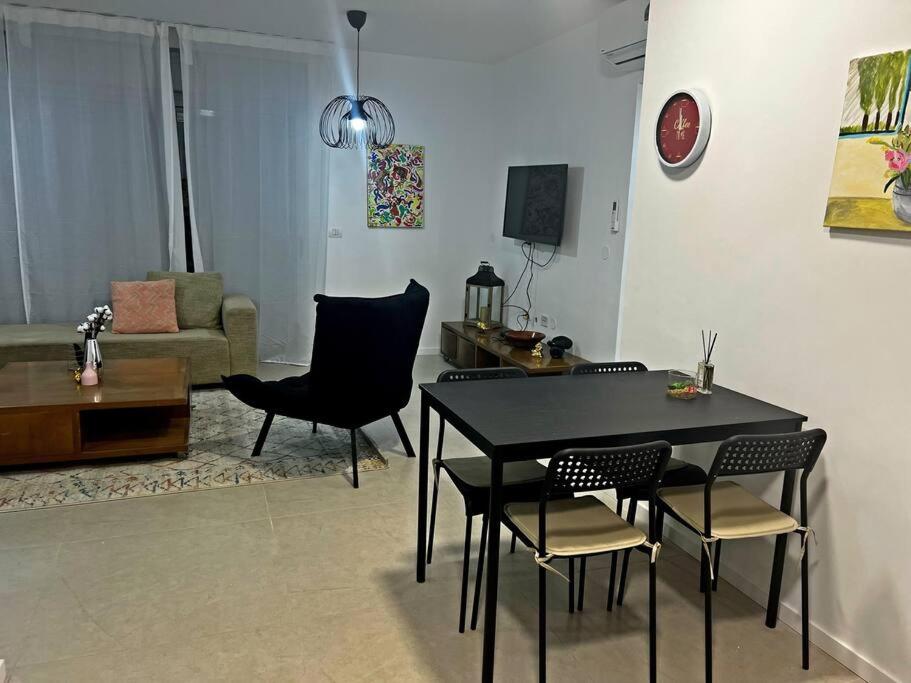 New apt with a big balcony at karmei gat