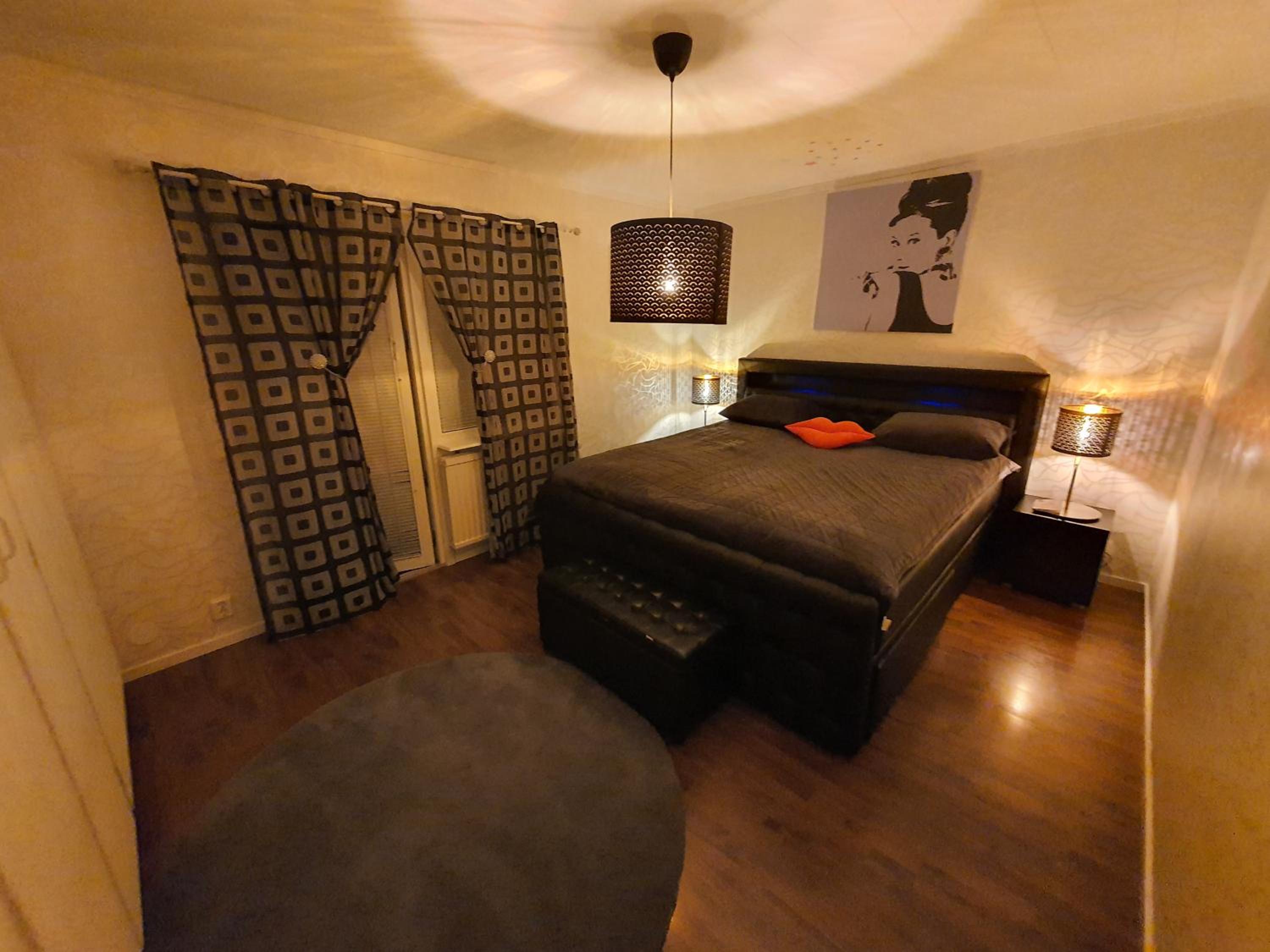 Villa for 10 persons with massage chair, sauna, billiard table and free electric vehicle station for electric cars