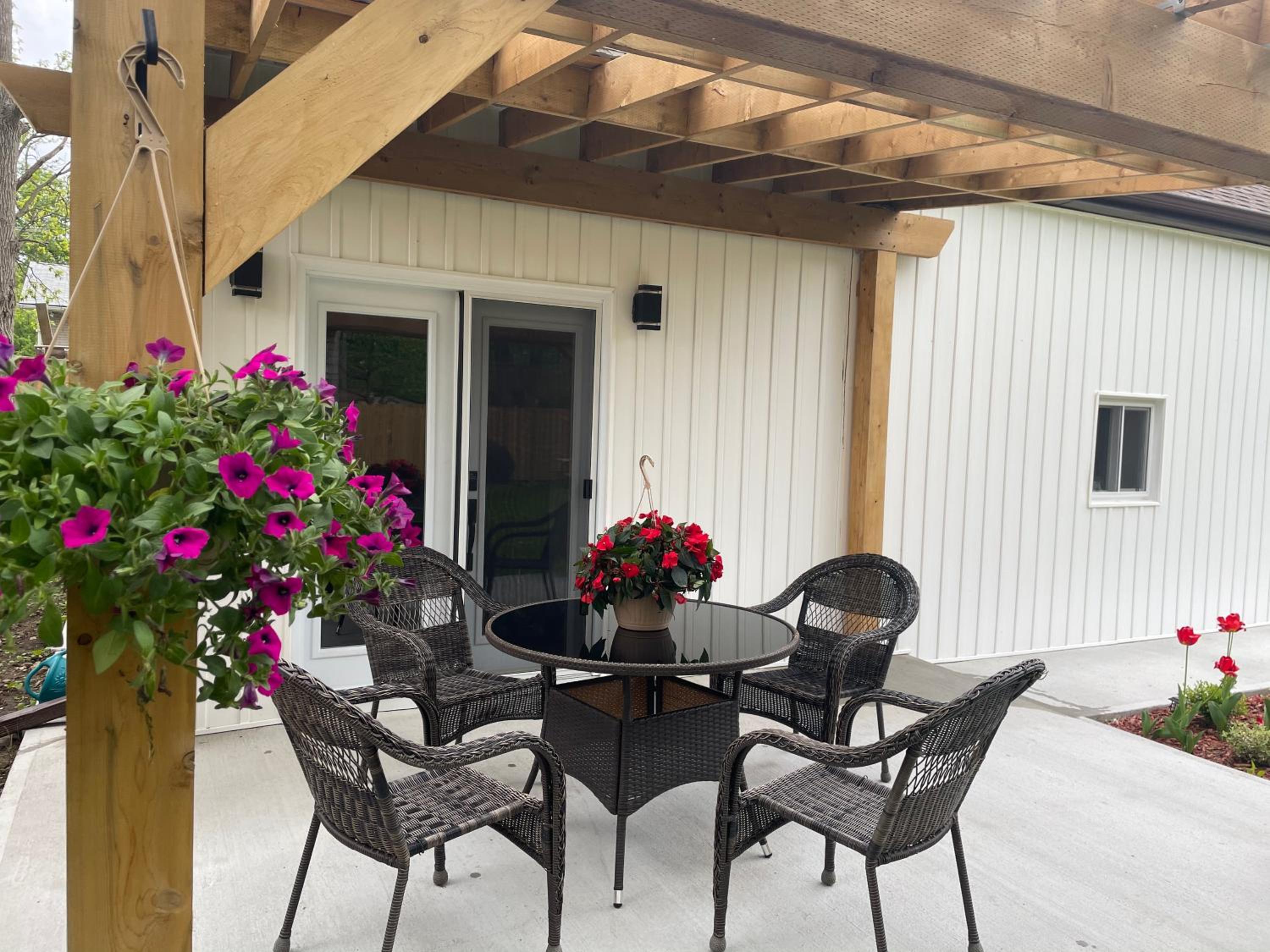 Kitchener Vacations - Cozy Cottage Style House - Property Image 58