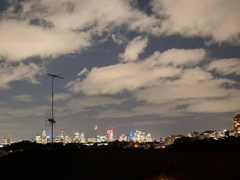 Fab Penthouse near Bondi / Bronte, shops & bars