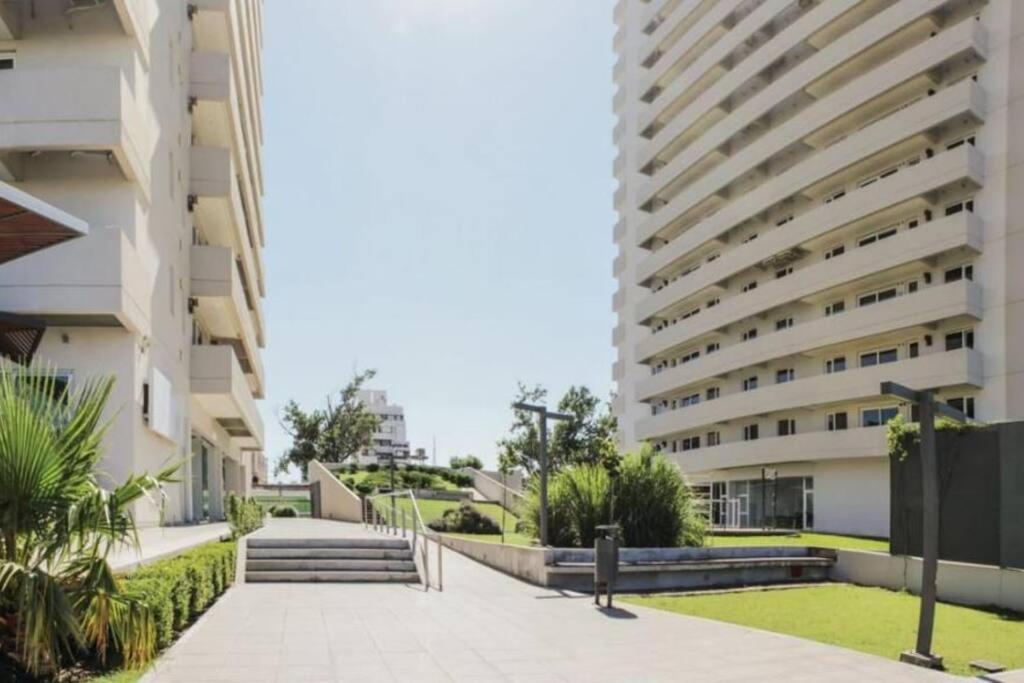 Departamento con seguridad 24hs, gym y pileta!