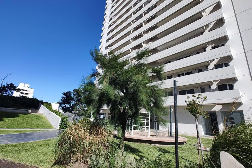Departamento con seguridad 24hs, gym y pileta!