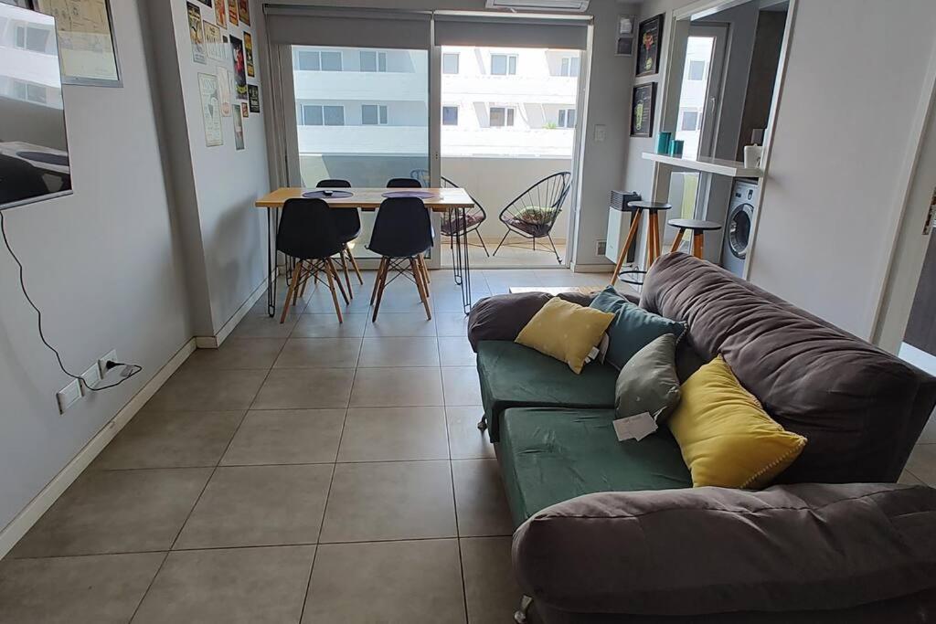 Departamento con seguridad 24hs, gym y pileta!