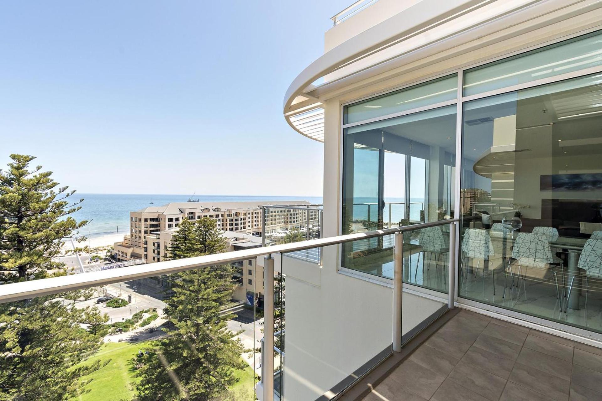 Belle Escapes - Glenelg Skyline Penthouse