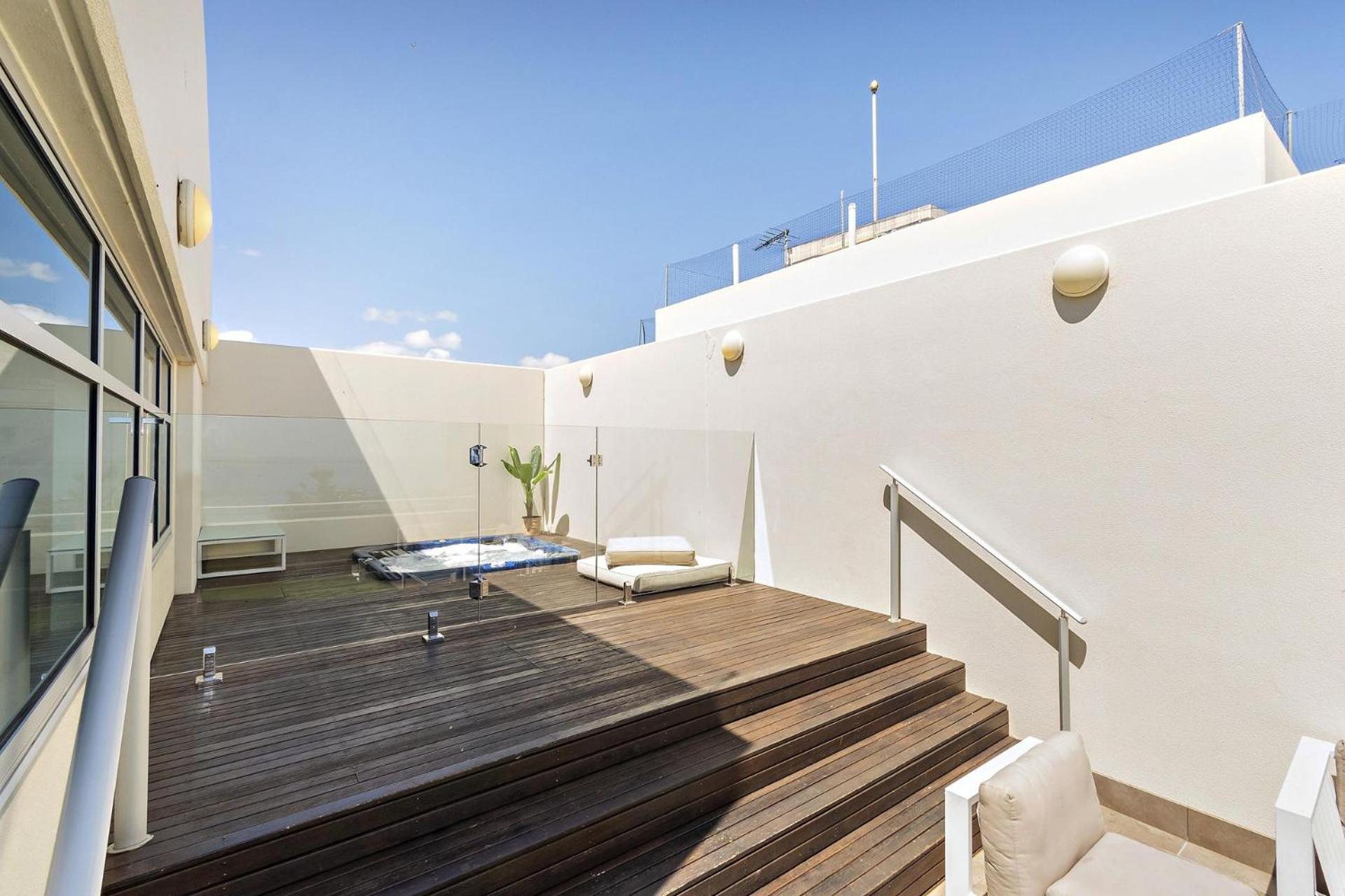 Belle Escapes - Glenelg Skyline Penthouse