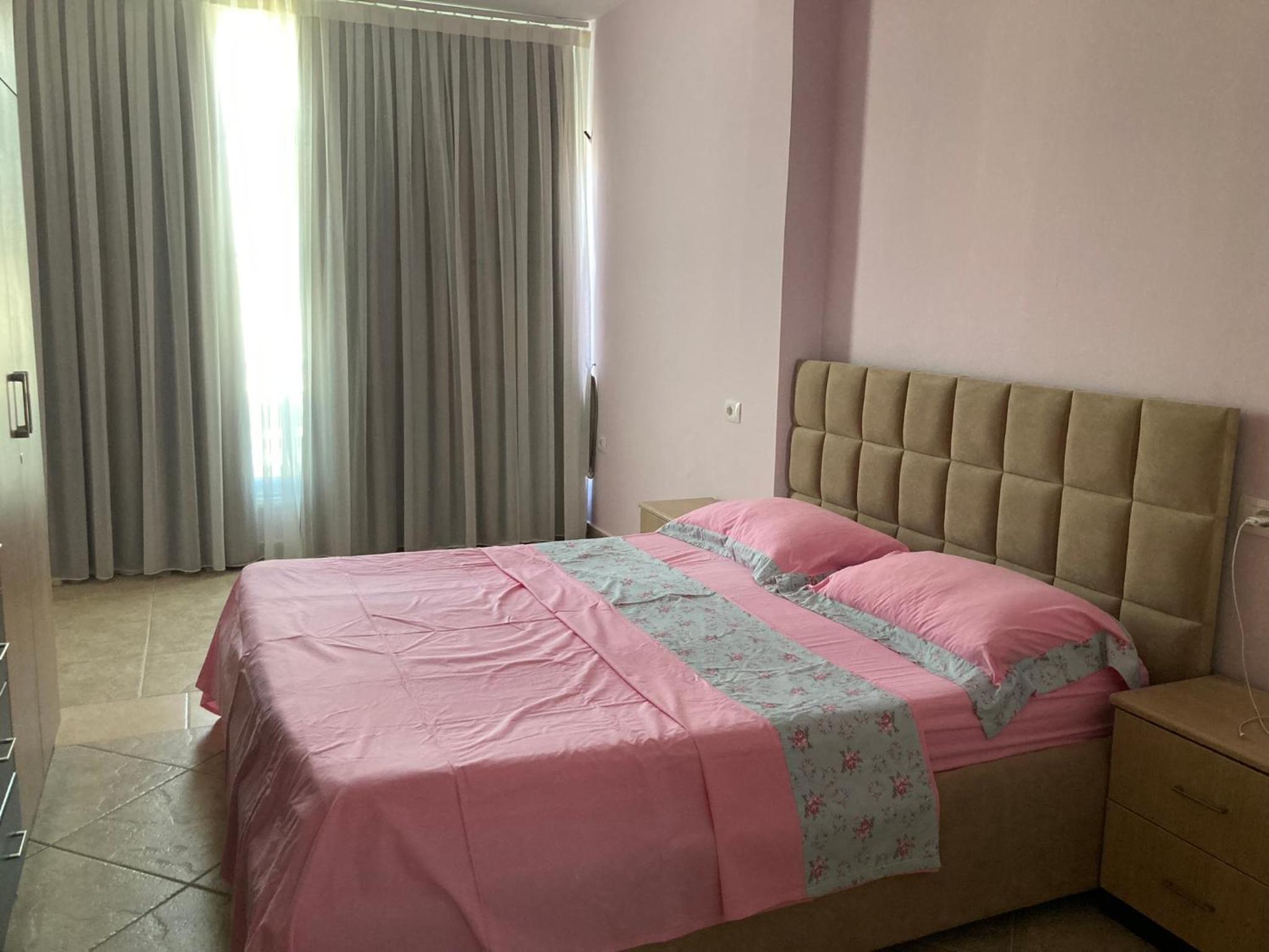 Arbi's Pool View Apartment