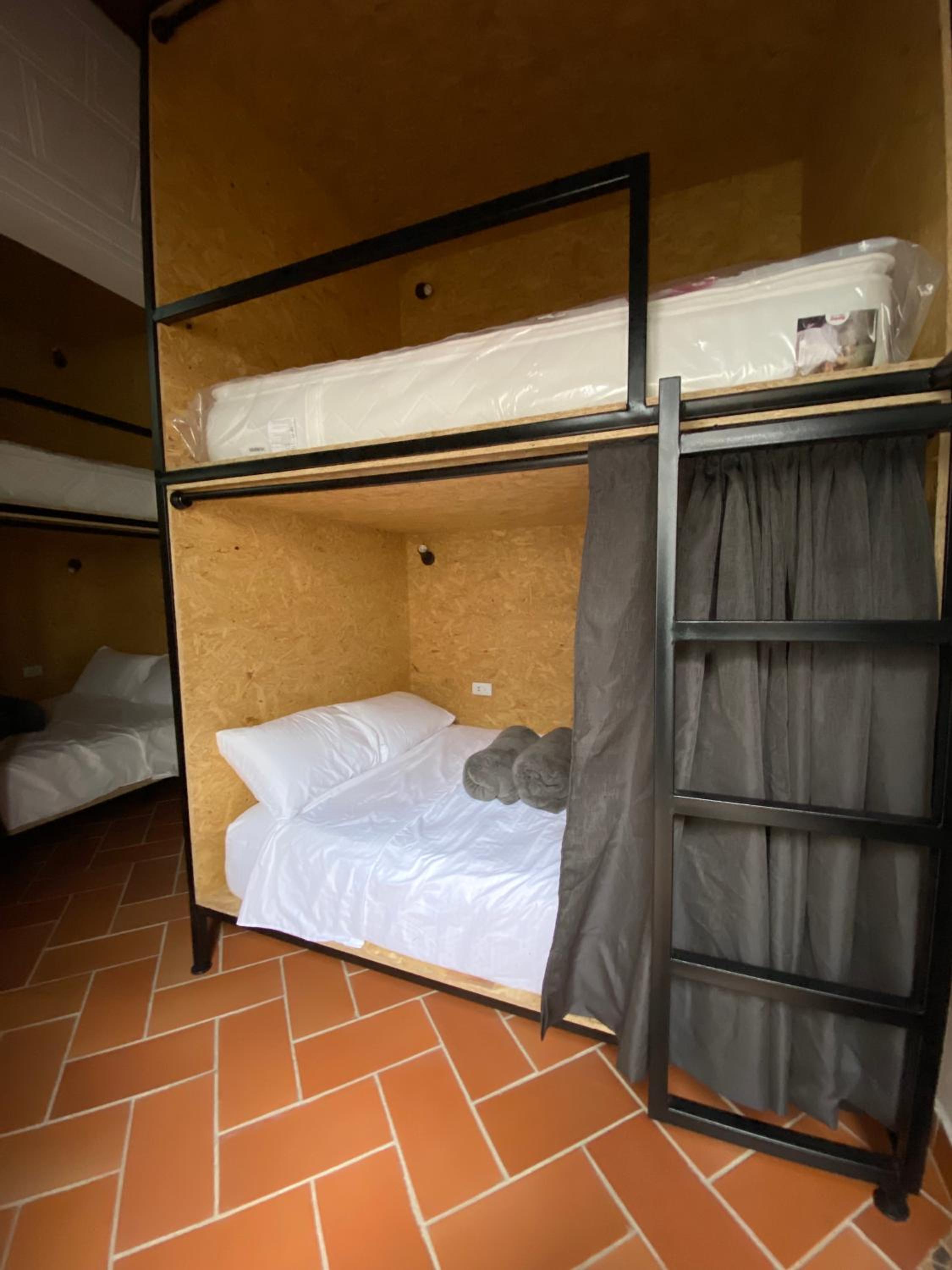 banana hostel