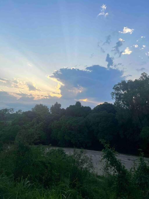 Hinchinbrook Riverview Retreat
