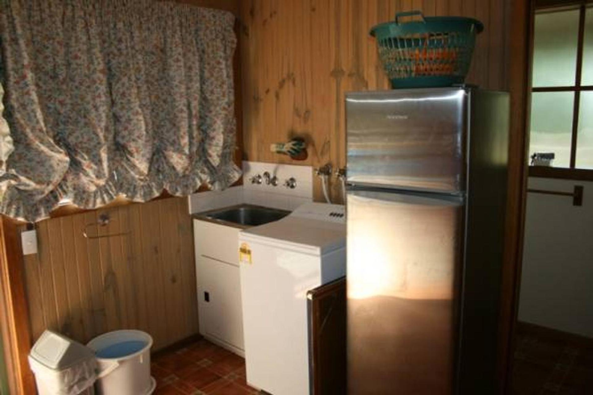 Lyall Street Beach Cabin