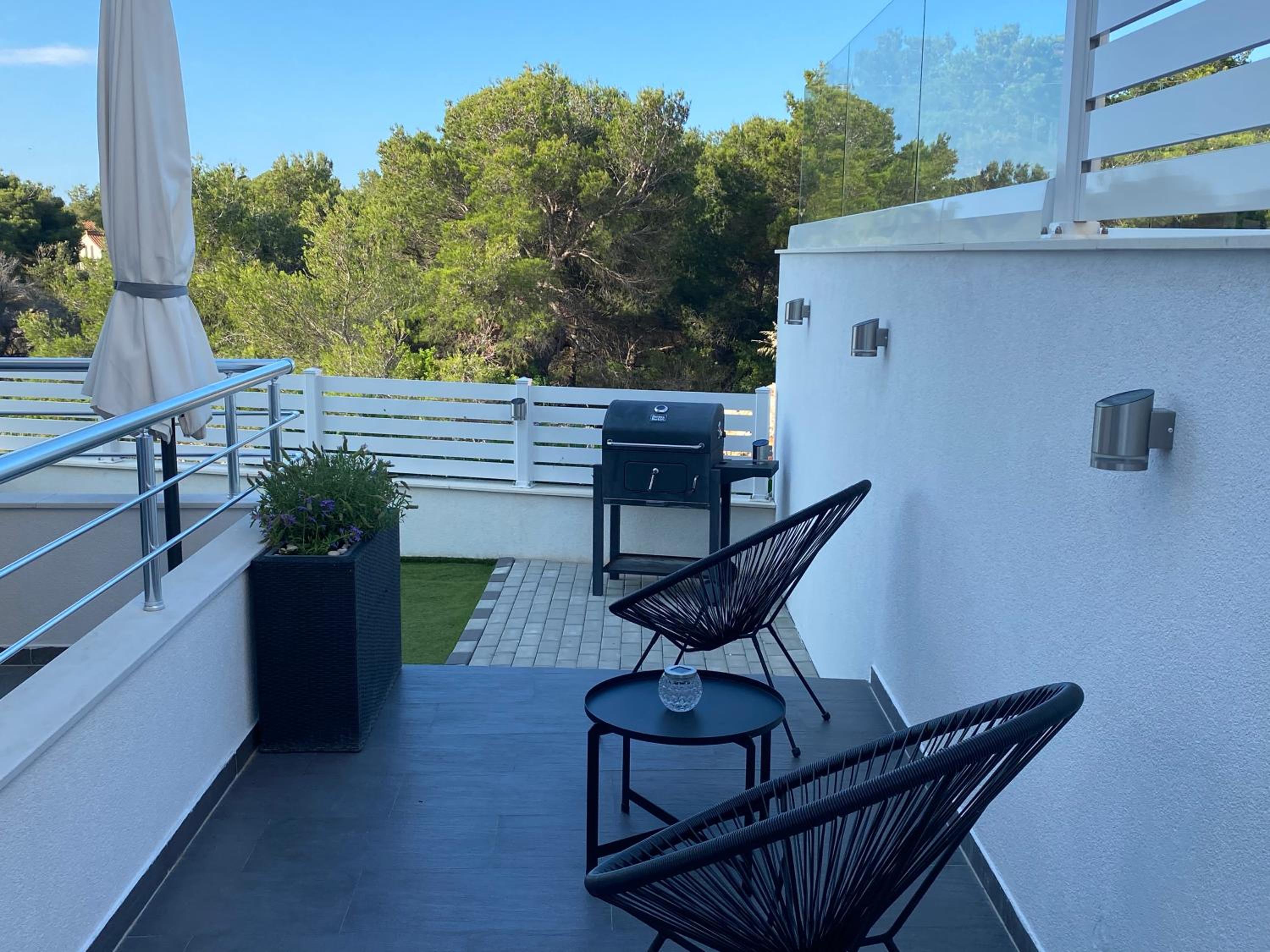 Ada Vis Apartments view 5