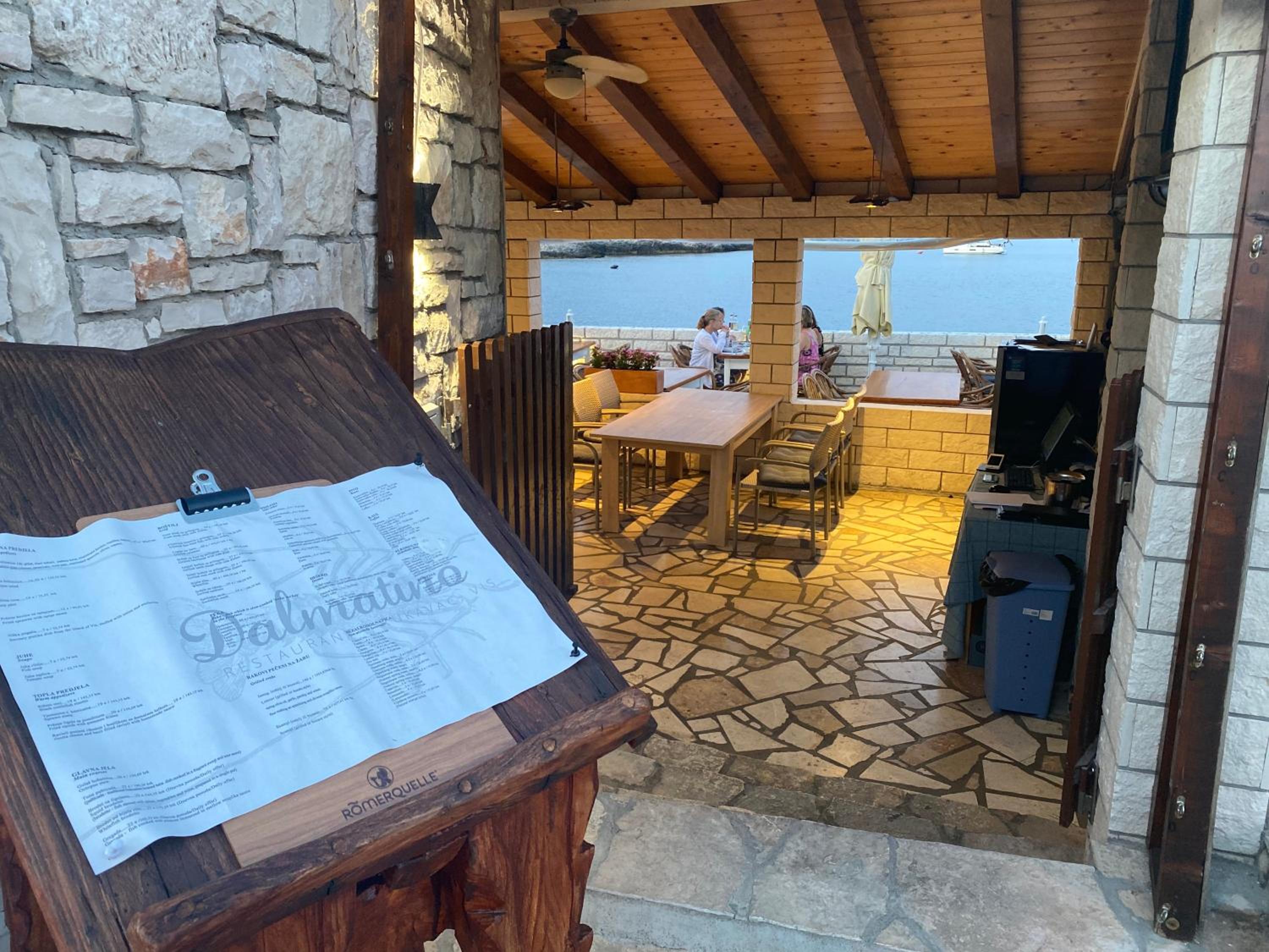 Ada Vis Apartments view 4