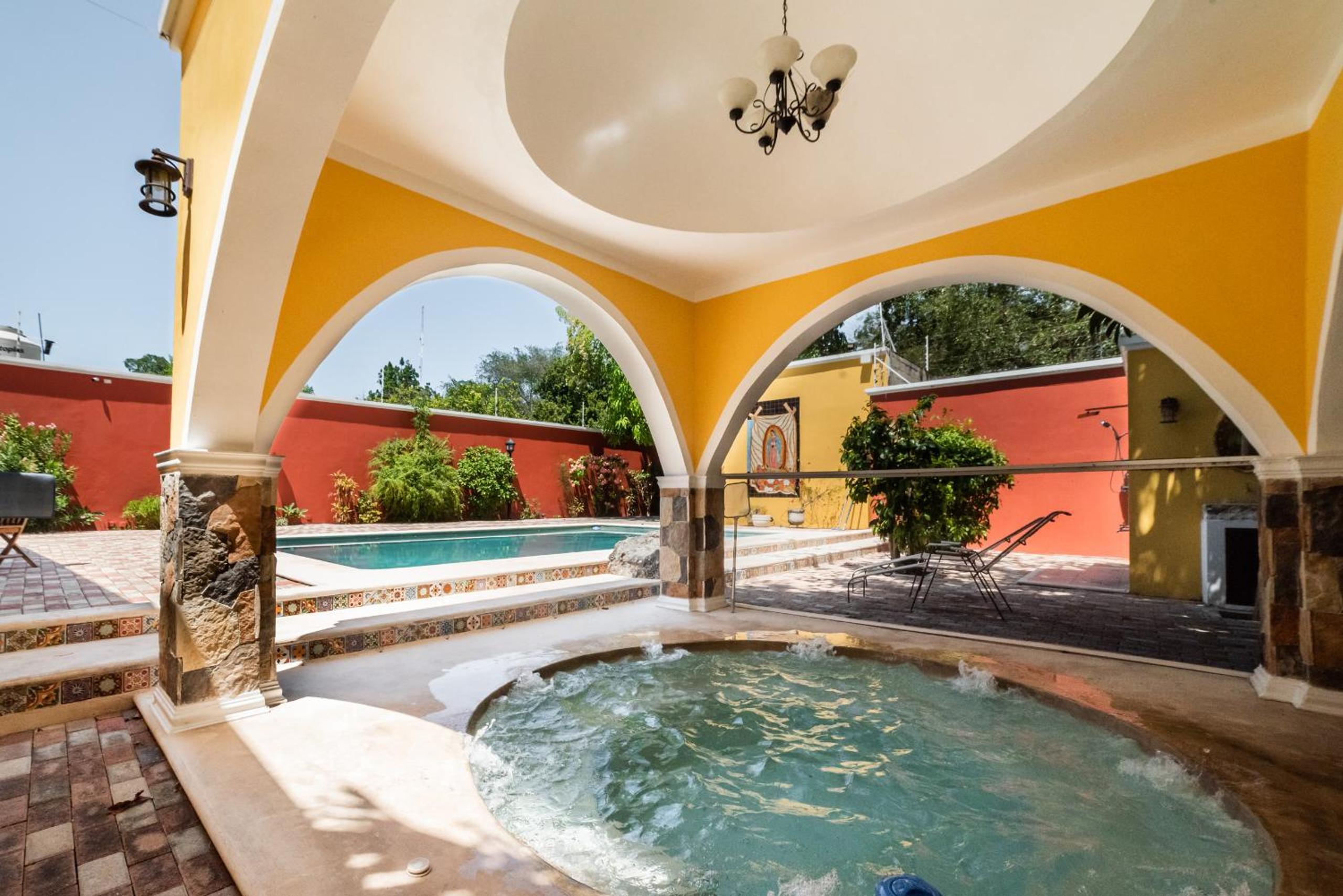 Espectacular casona con alberca y jardines view 4