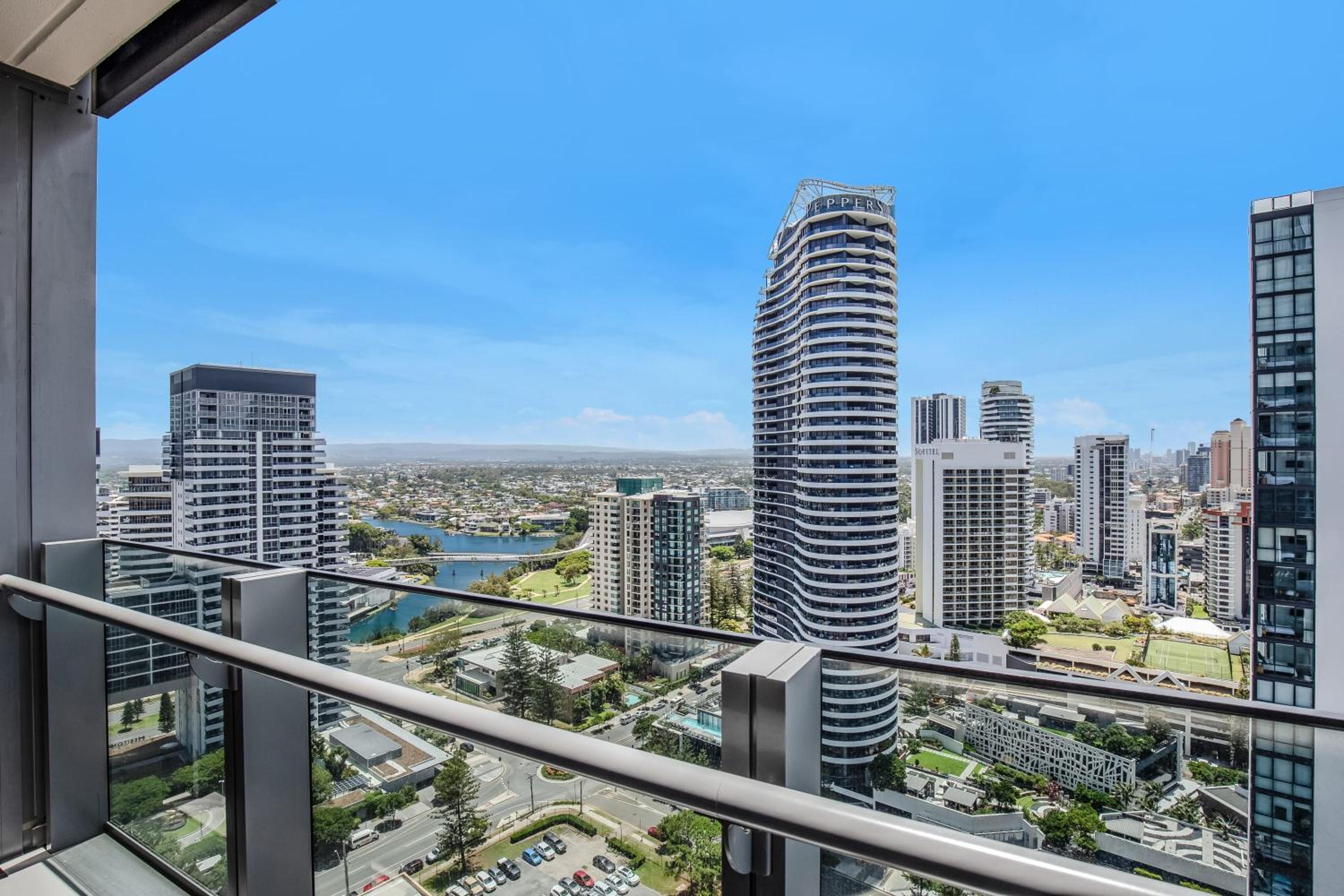 Luxurious Seaside 4BR Skyhome with panoramic views