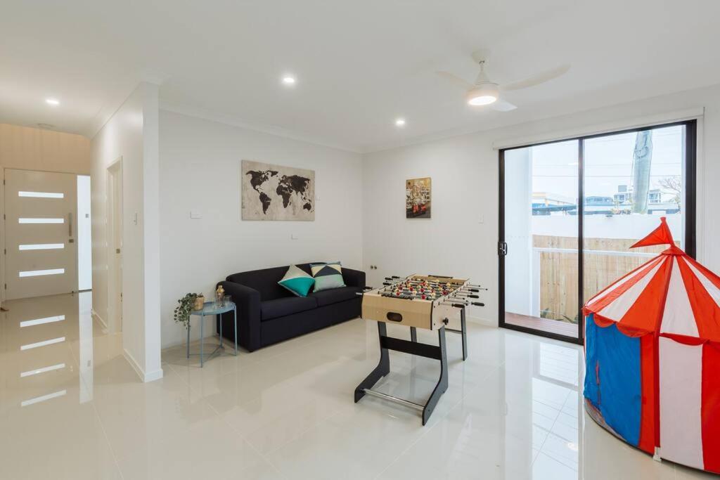 Spacious Modern and Cozy 3BD Townhouse at Great Location