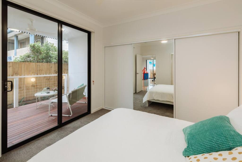 Spacious Modern and Cozy 3BD Townhouse at Great Location