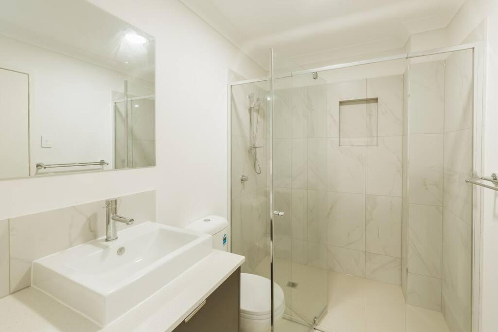 Spacious Modern and Cozy 3BD Townhouse at Great Location