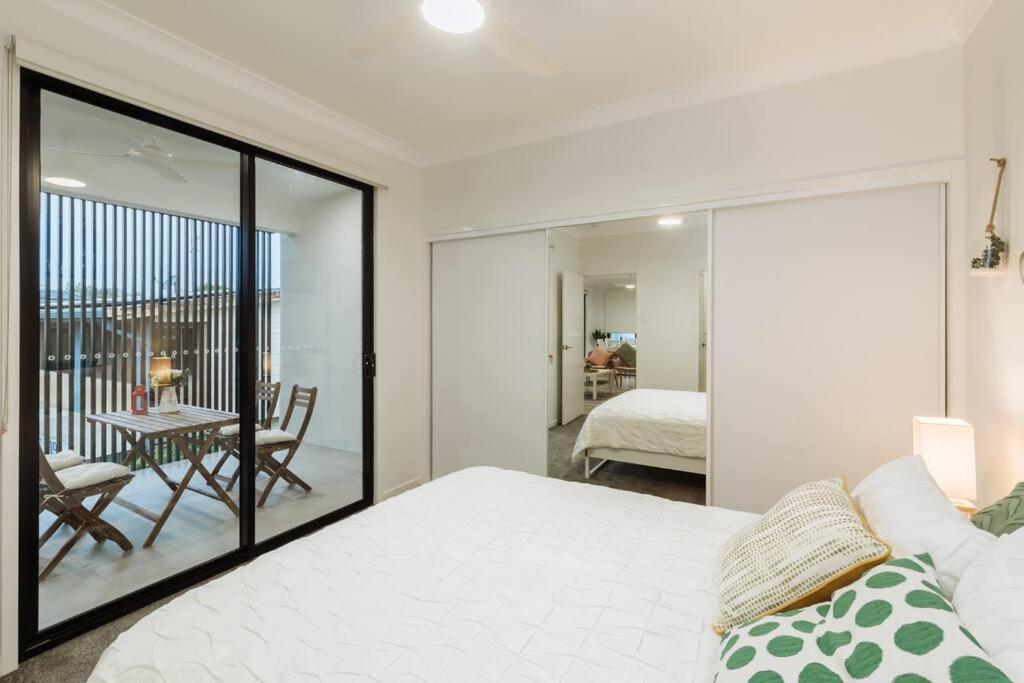 Spacious Modern and Cozy 3BD Townhouse at Great Location