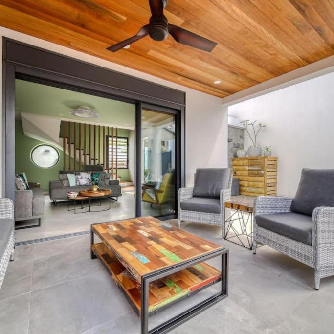 Villa 5 étoiles avec Piscine Chauffée et Jacuzzi SAINT GILLES LES BAINS - Dodoterla view 5
