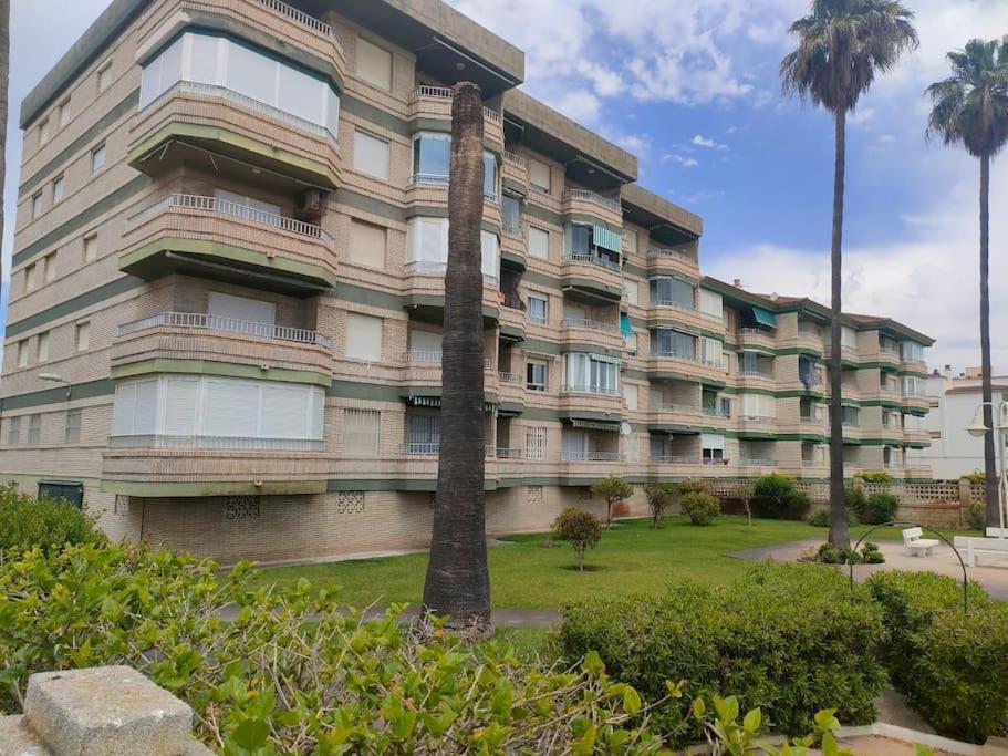 Hermoso piso primera línea