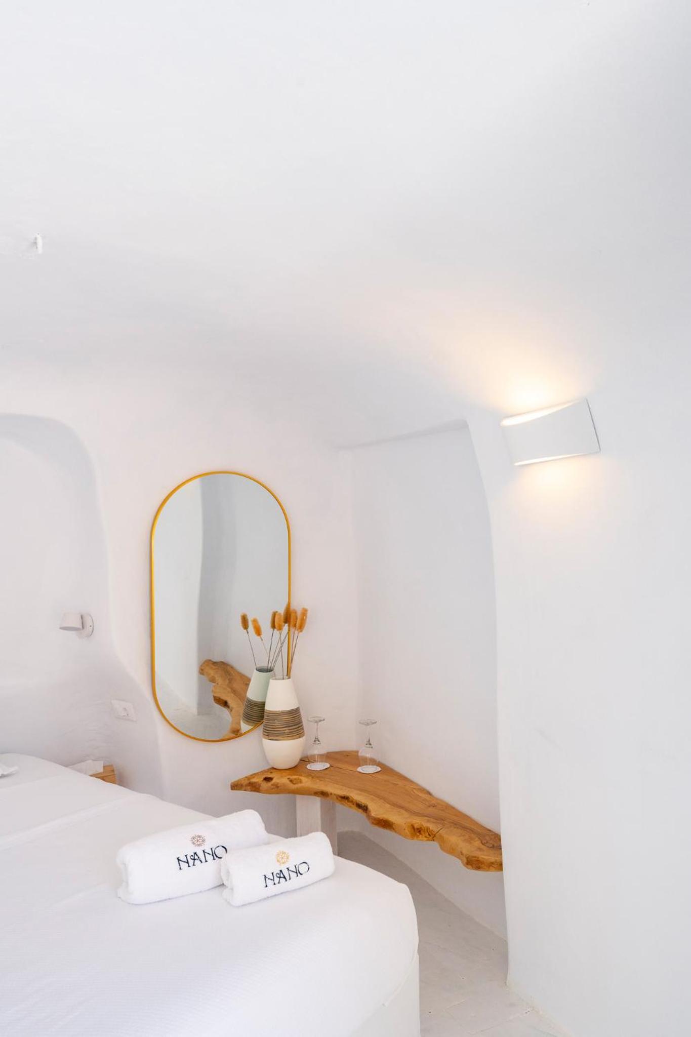 Nano Oia Canaves photo 3