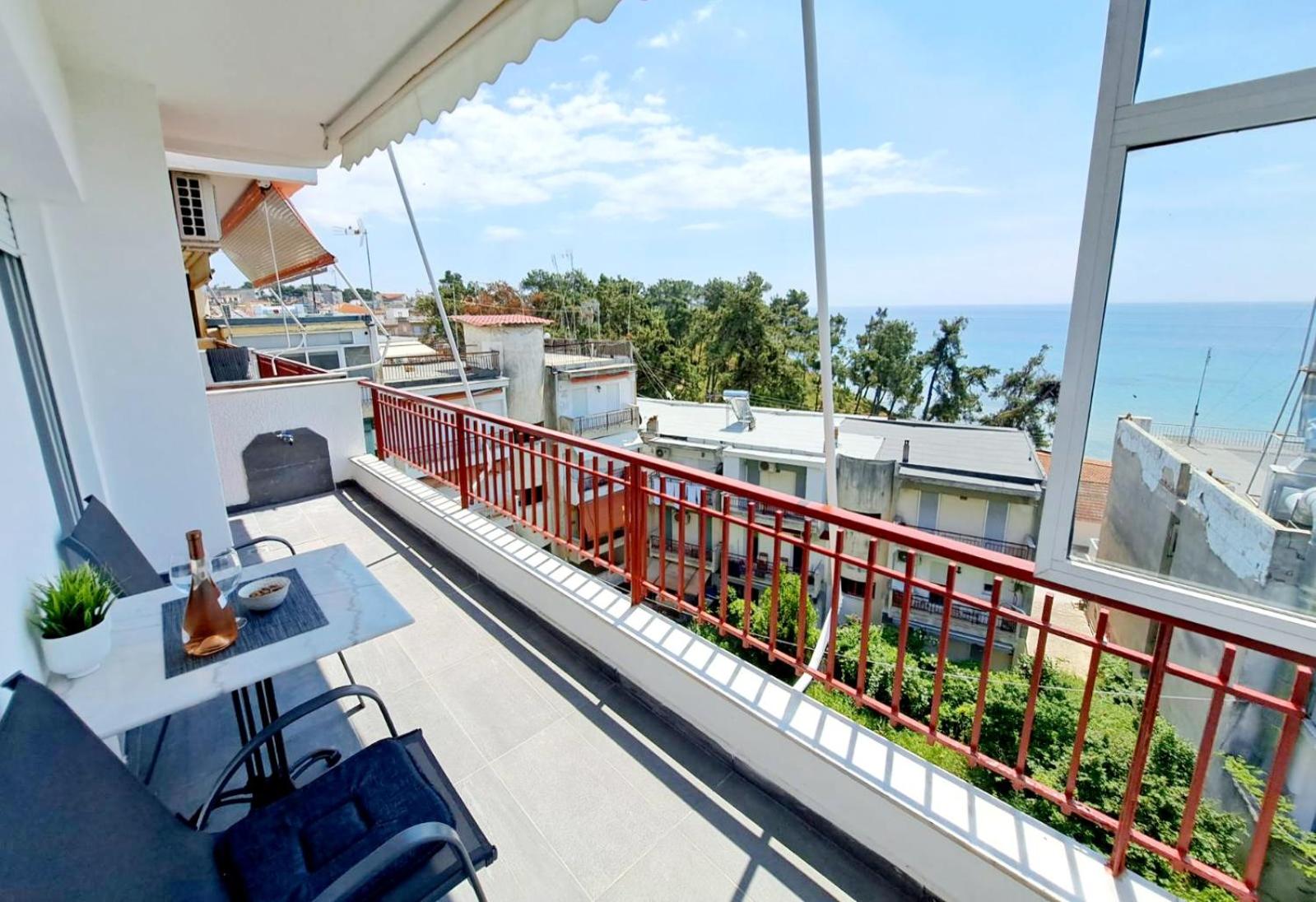Perla Sea View Apartments view 4