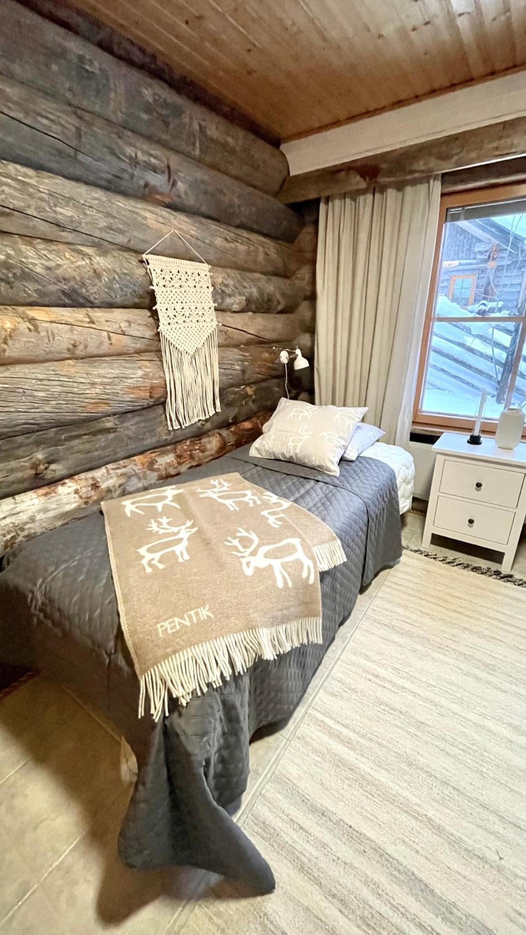 Nilimukka log cabin near Levi center