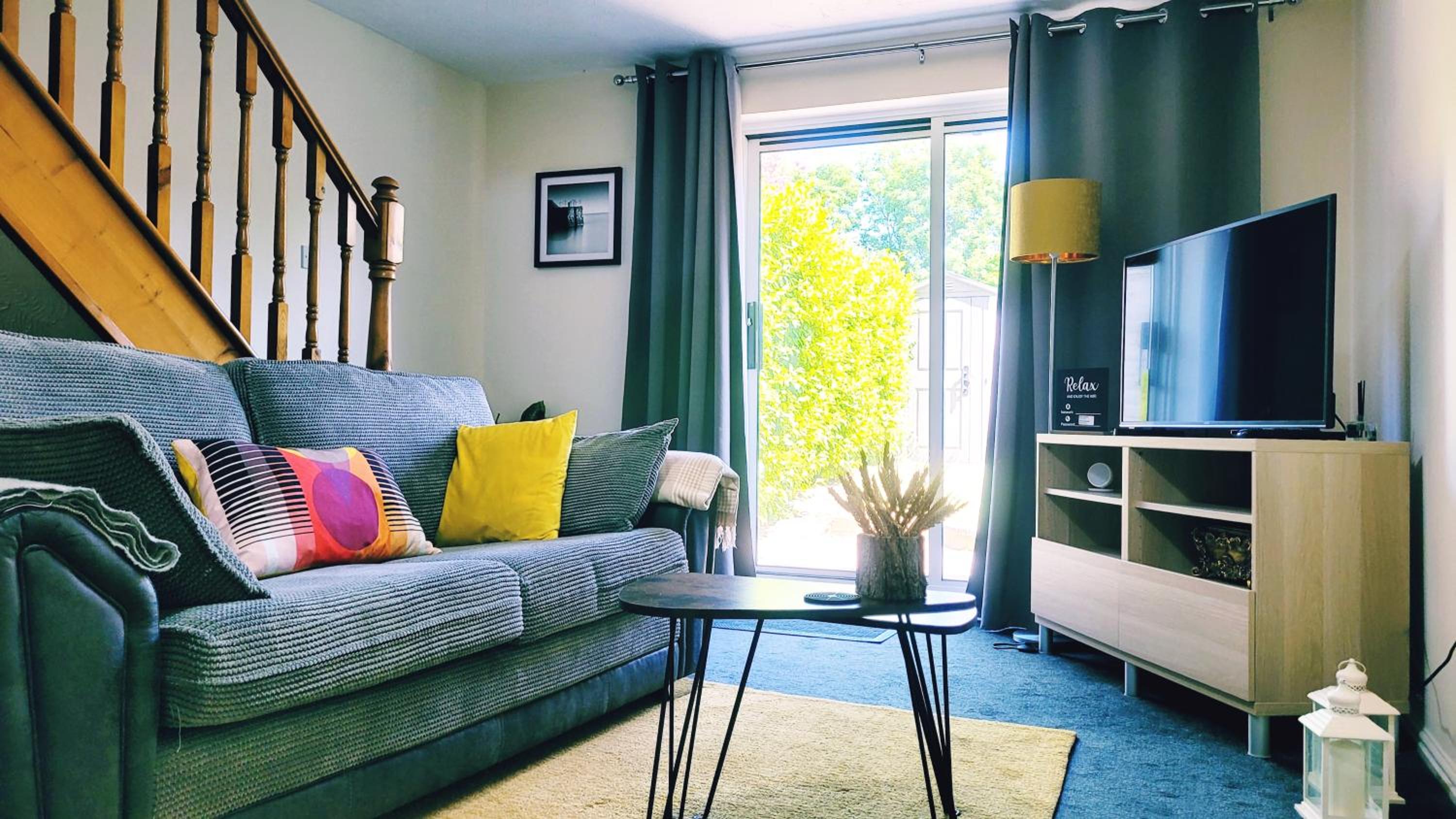 Modern 2-Bed House in Stoke Gifford, NR Parkway Statn, Free Parking view 3