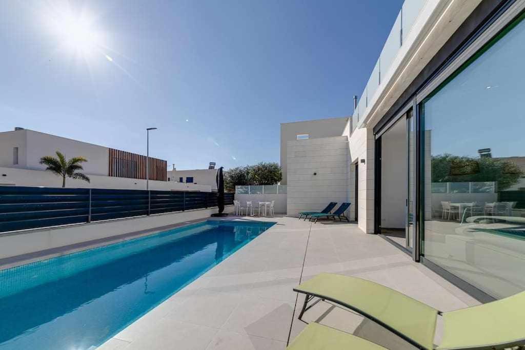 Magnífica villa con piscina climatizada