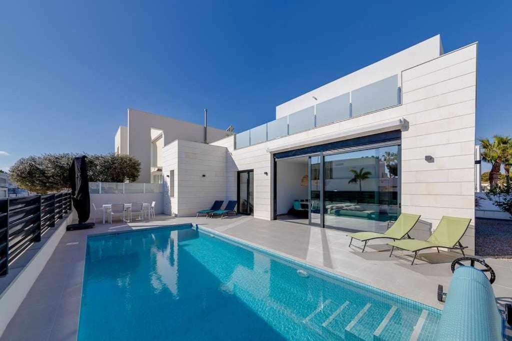 Magnífica villa con piscina climatizada