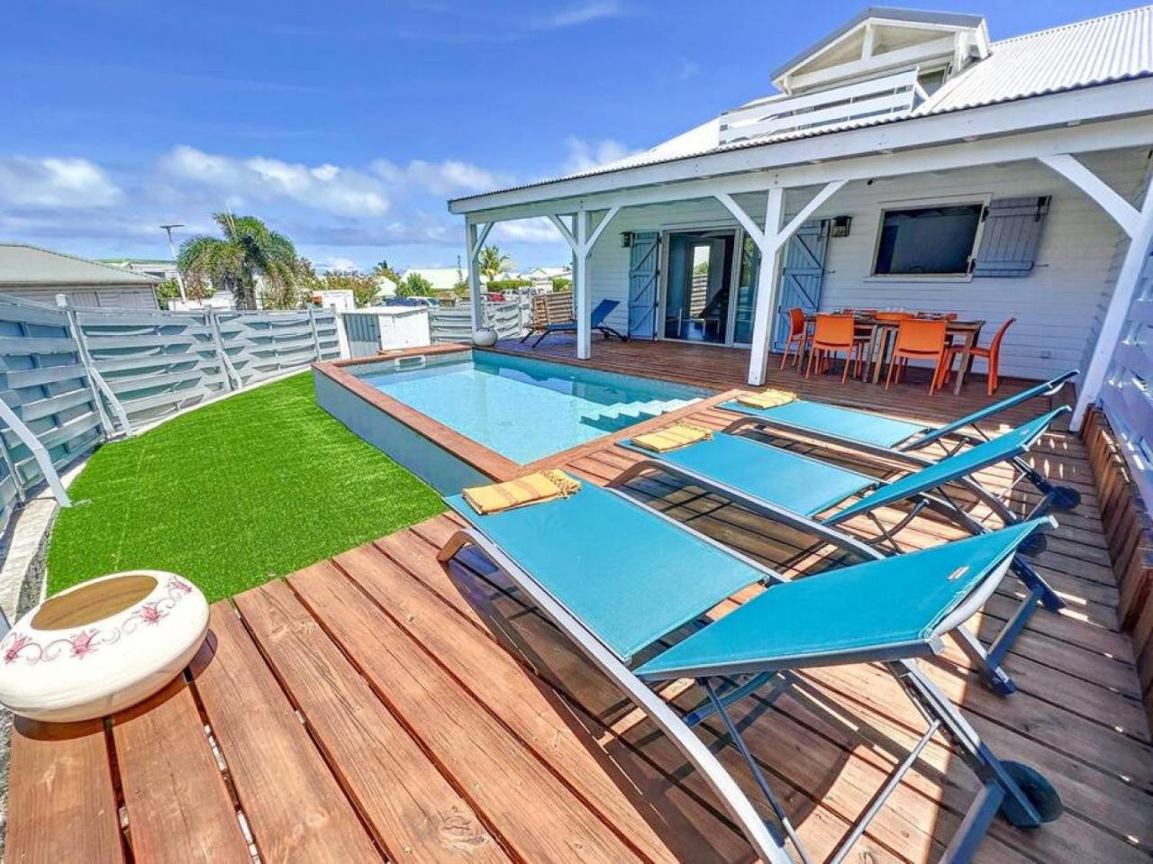 Maison Ti Case, private pool, next to Pinel Island view 2