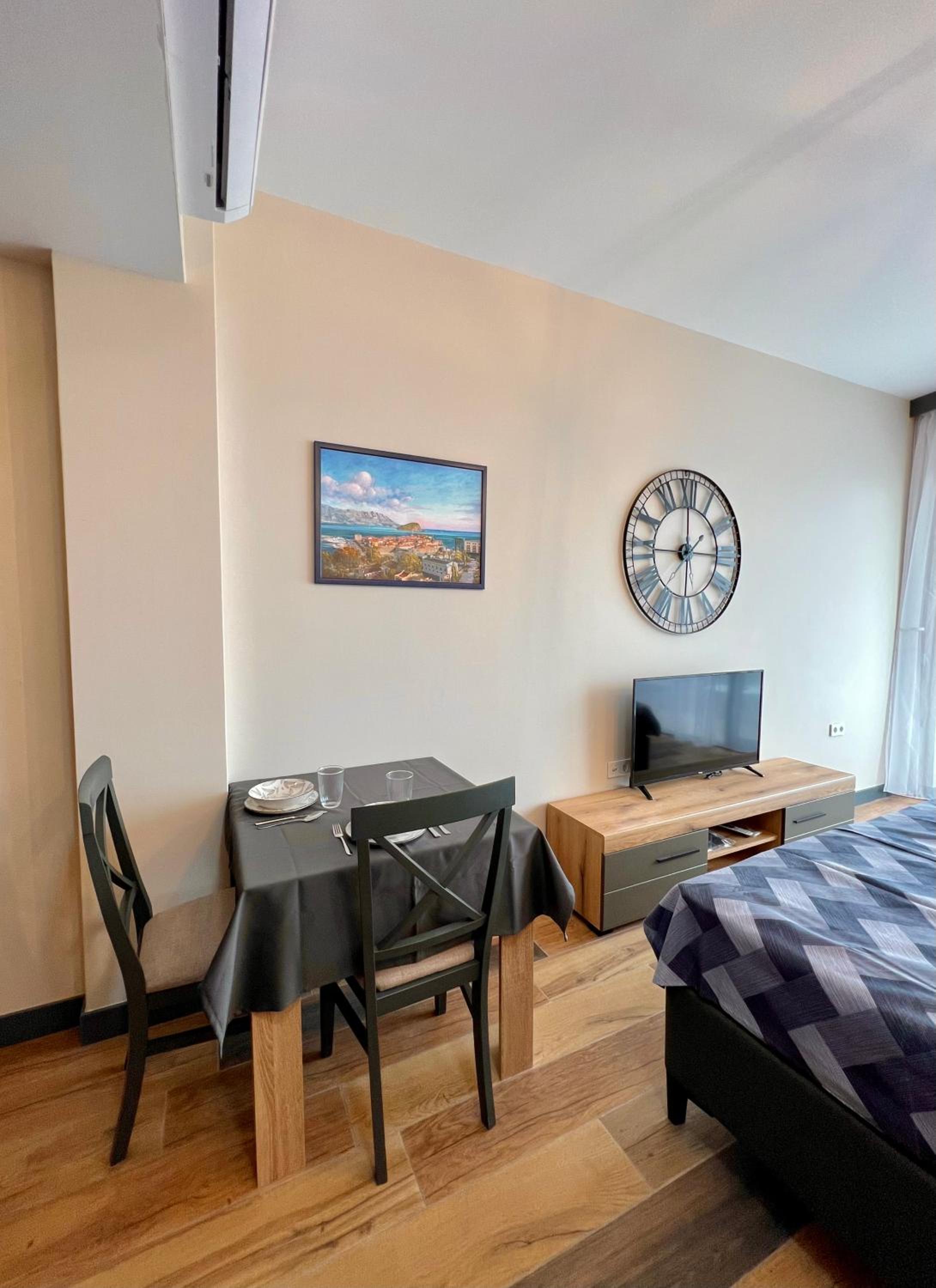 Sea & Sky Apartments view 5