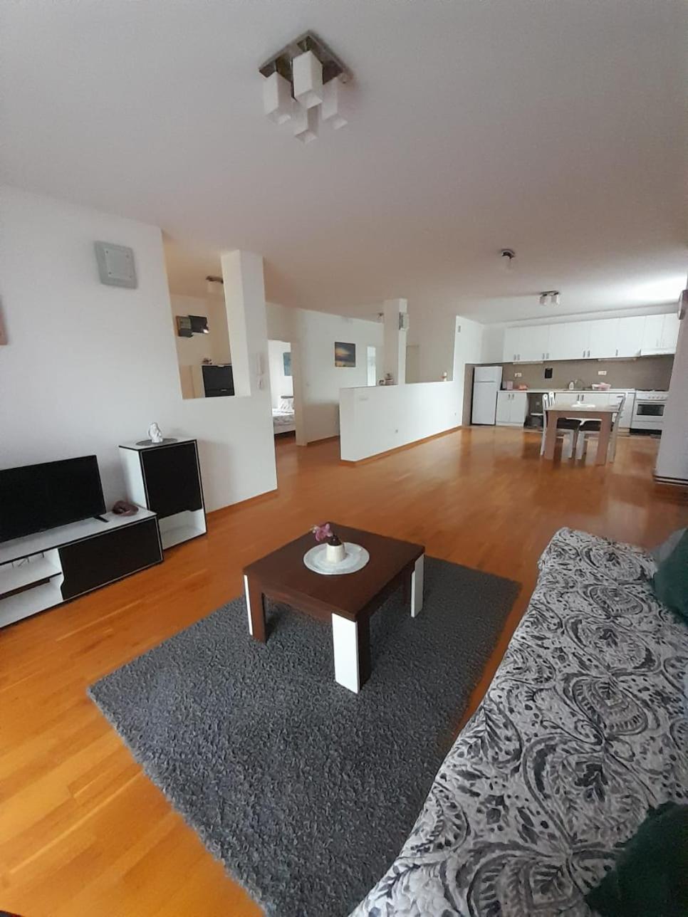 Apartment Ken view 5