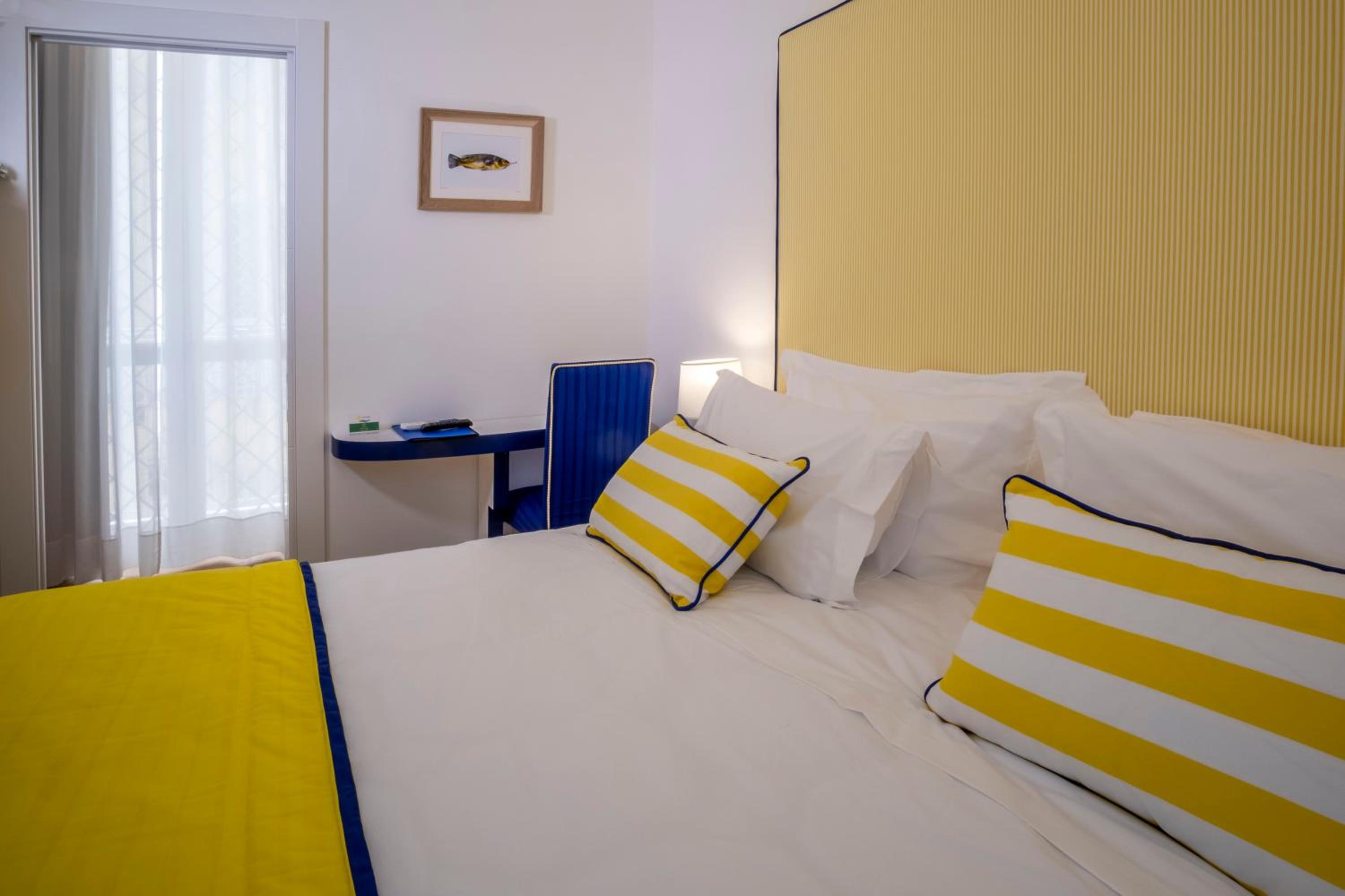 Sea View Luxury Apartment photo 5