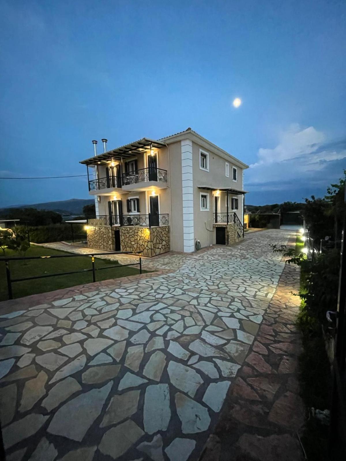 Tasos Cozy Apartment 2nd Floor