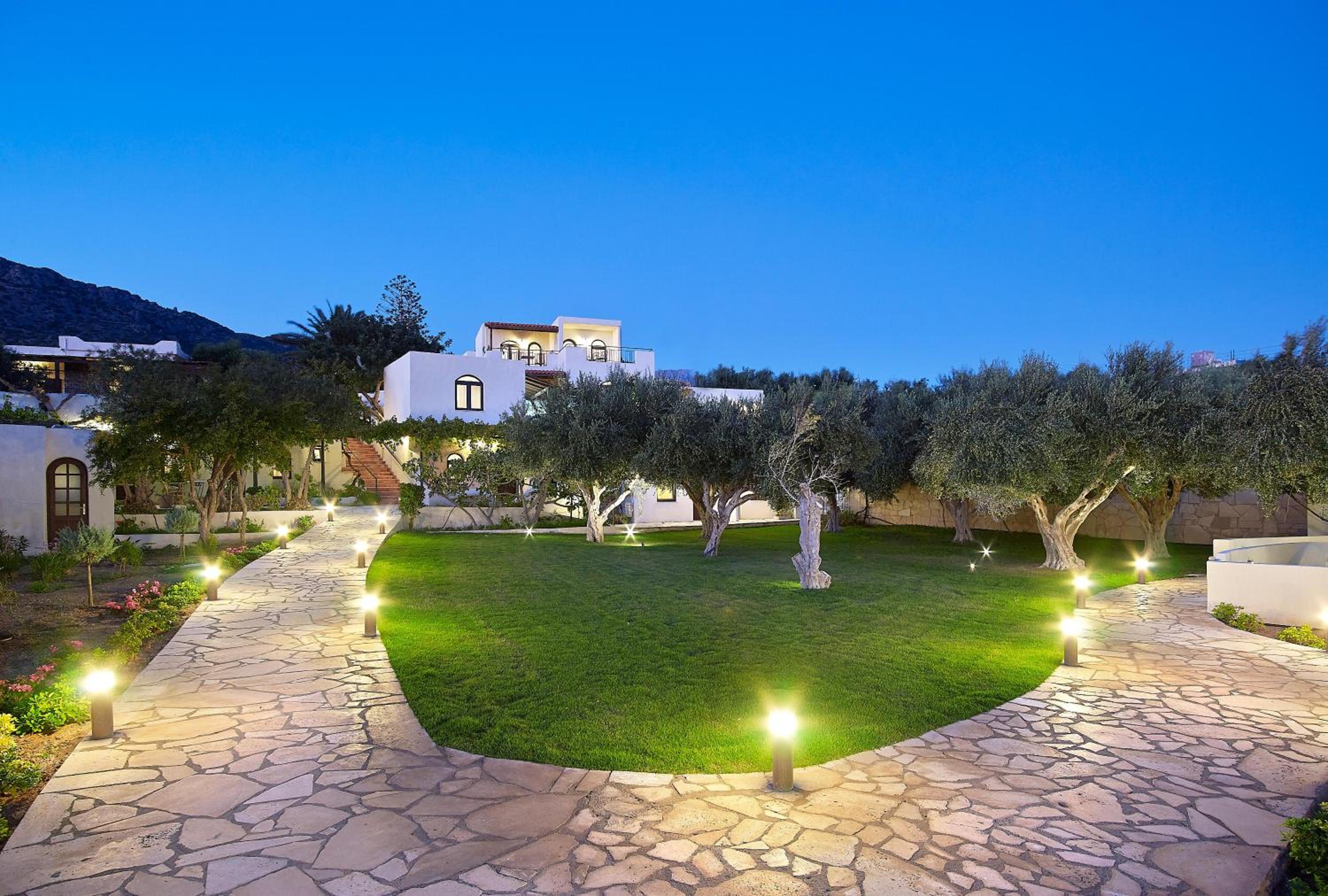 Hotel Coriva Beach Hotel & Bungalows - Image 1