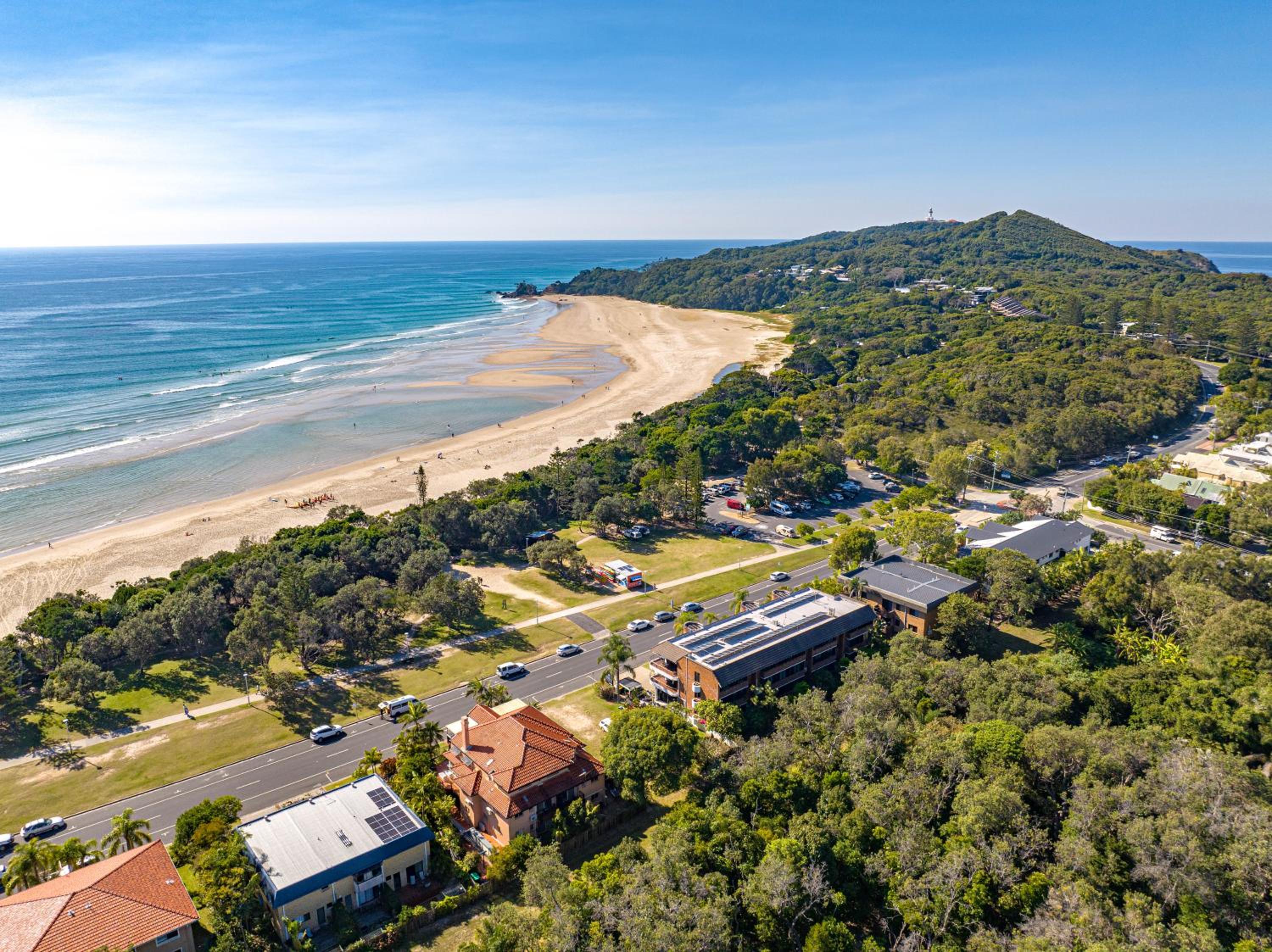 Coastal SOL -Right on Clarkes Beach!