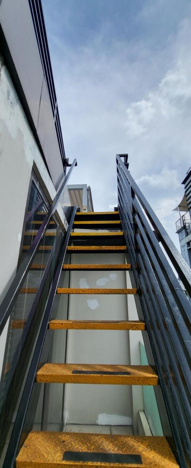 Poblacion Penthouse Suite with Private Roofdeck view 4