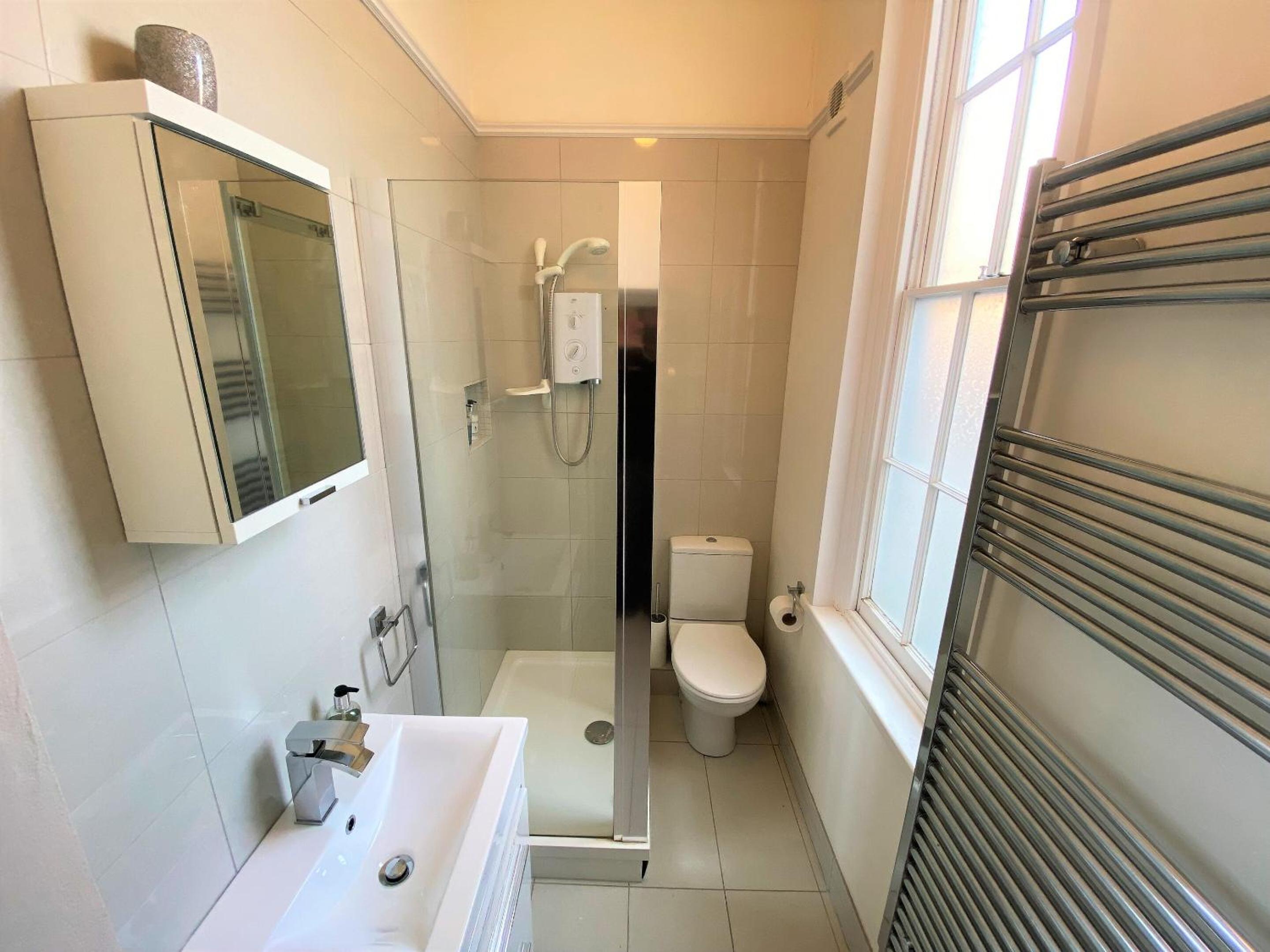 Elegant Georgian apartment near Clifton Village view 3
