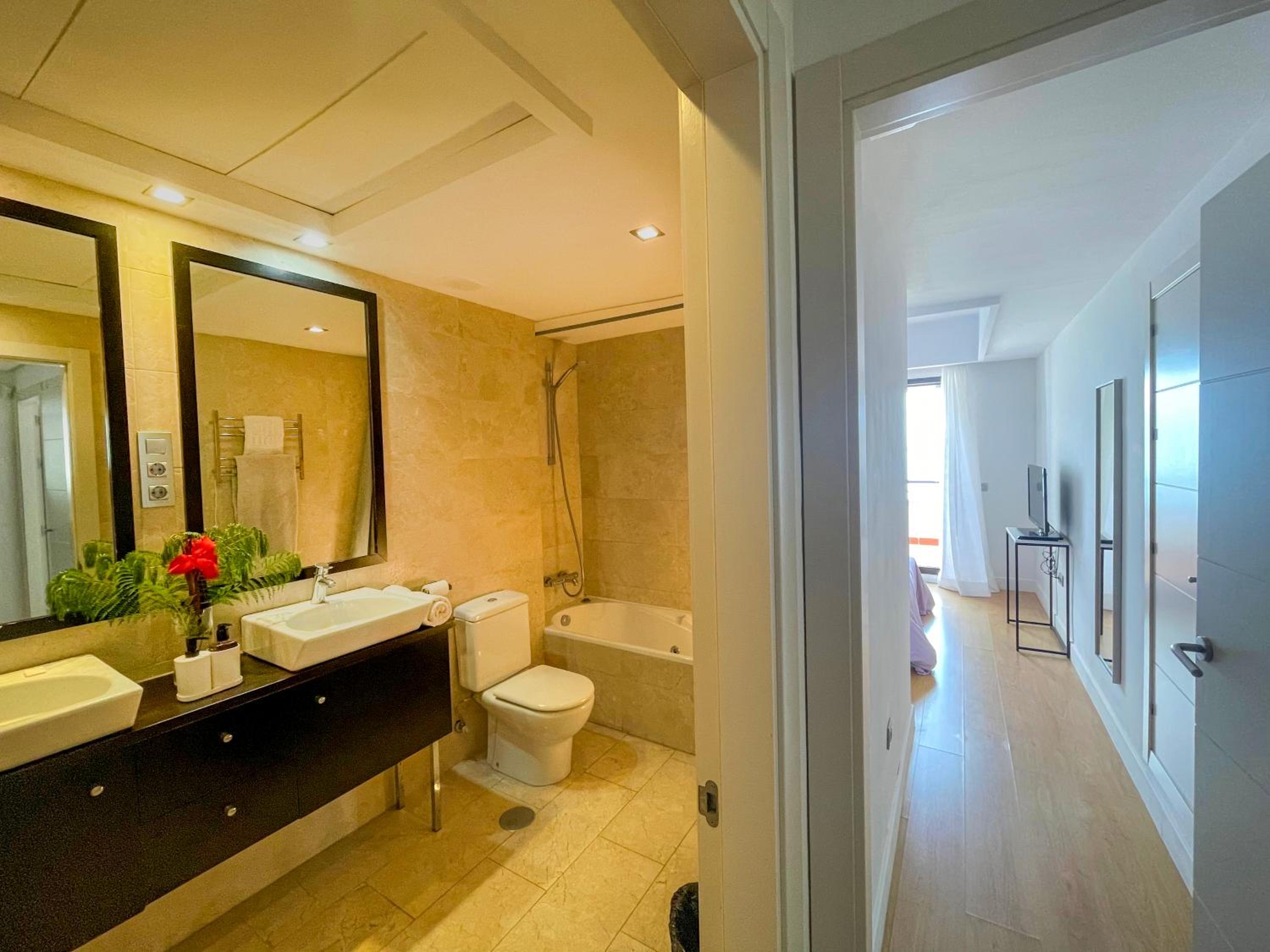 Exclusive luxury frontline beach penthouse Casares del mar - Estepona