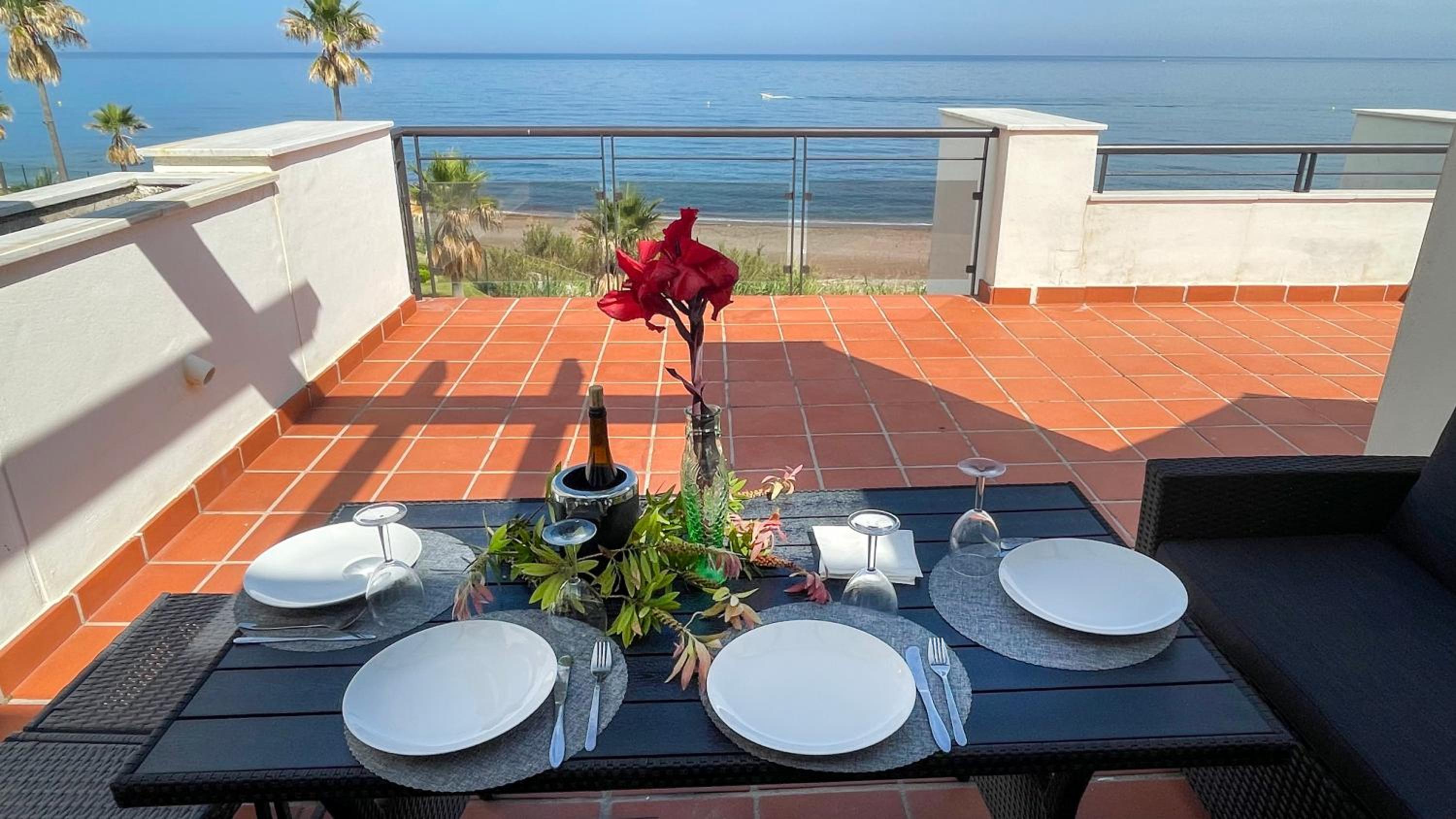 Exclusive luxury frontline beach penthouse Casares del mar - Estepona