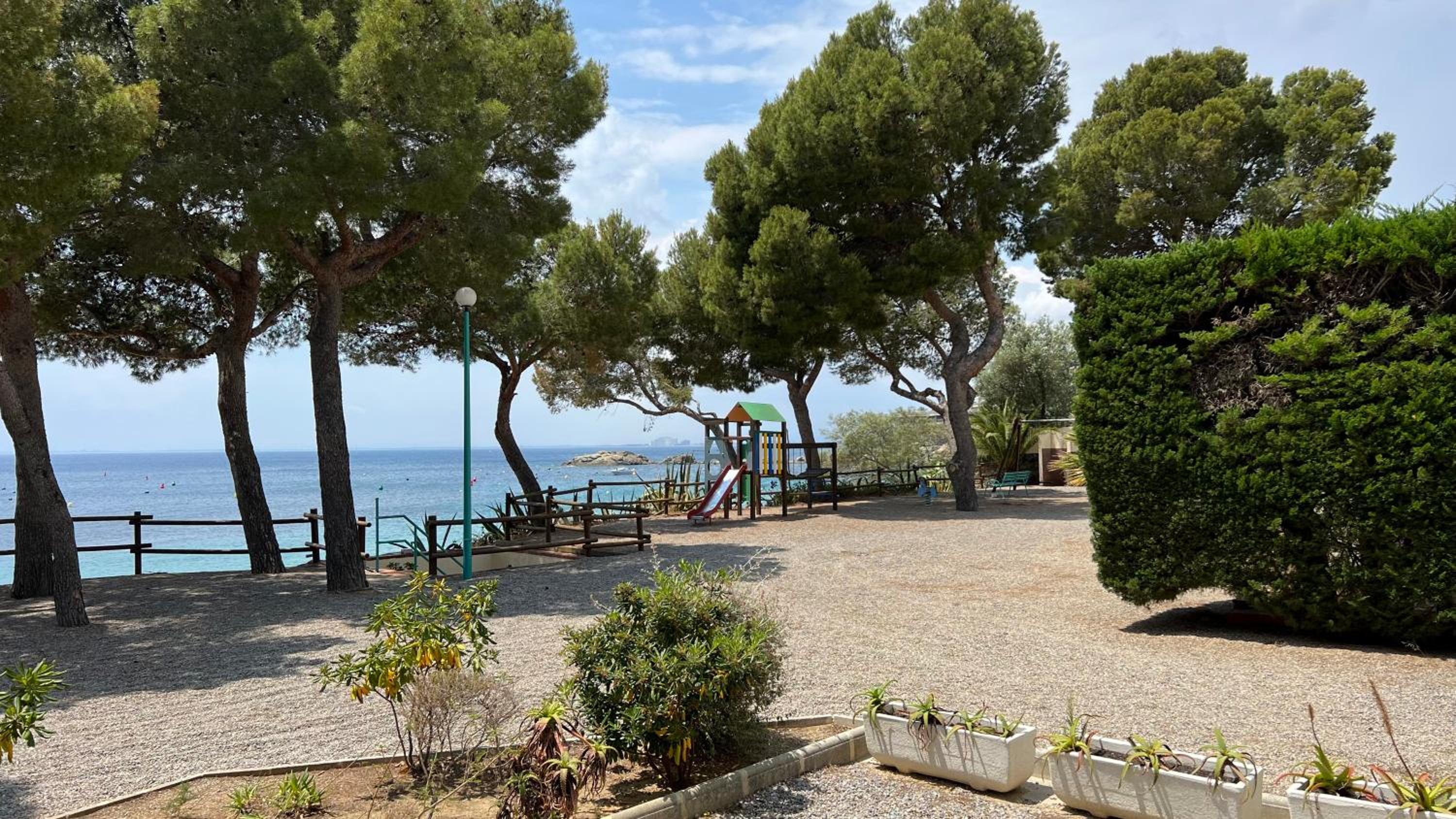 Apartamento con acceso directo a la playa AV-39 view 3