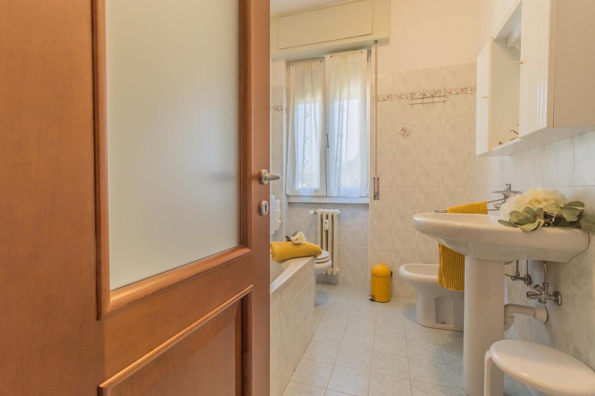 Casa Bobbie en Varenna — bathroom