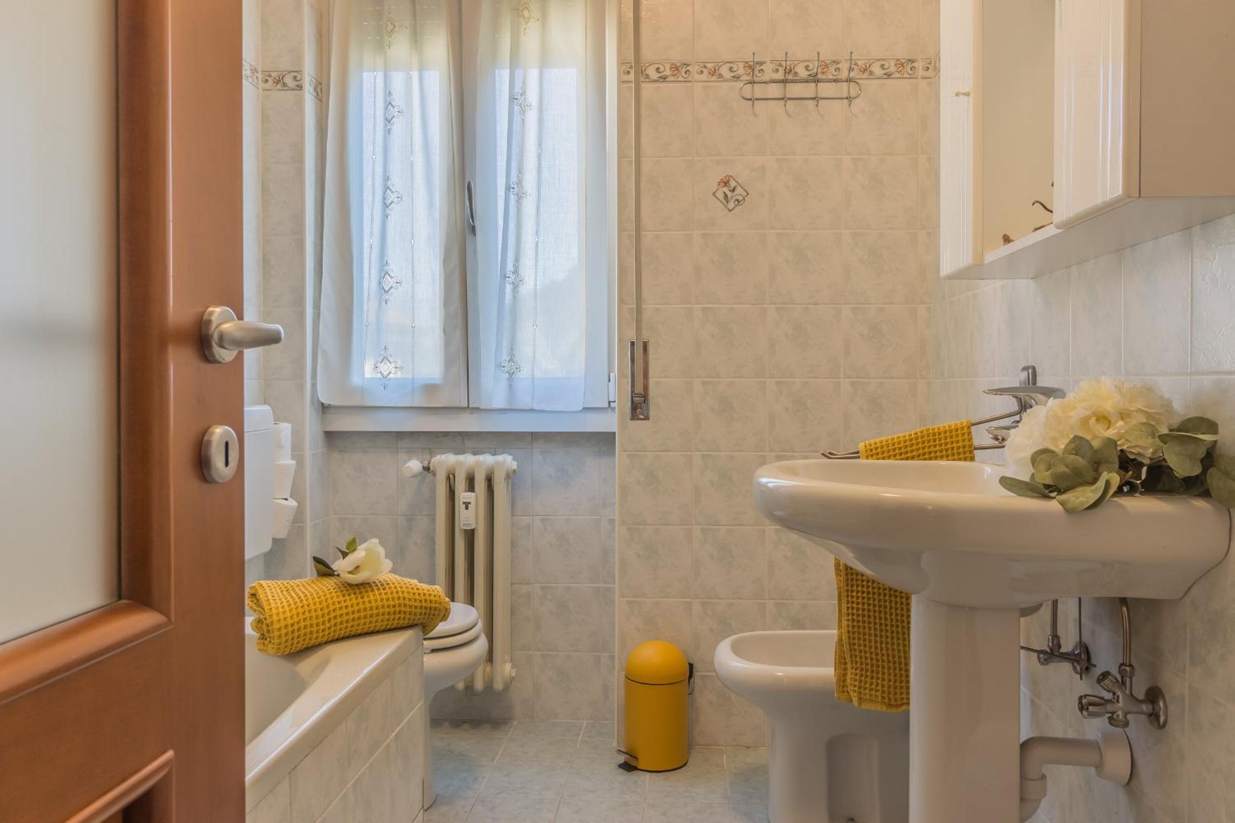 Casa Bobbie en Varenna — bathroom