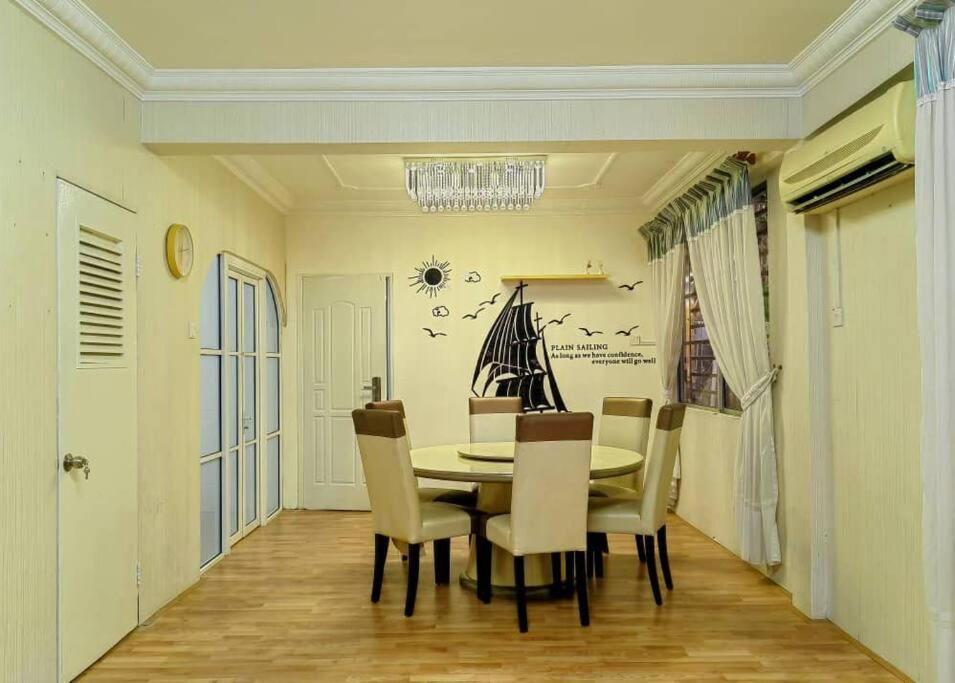 AaronL Homestay