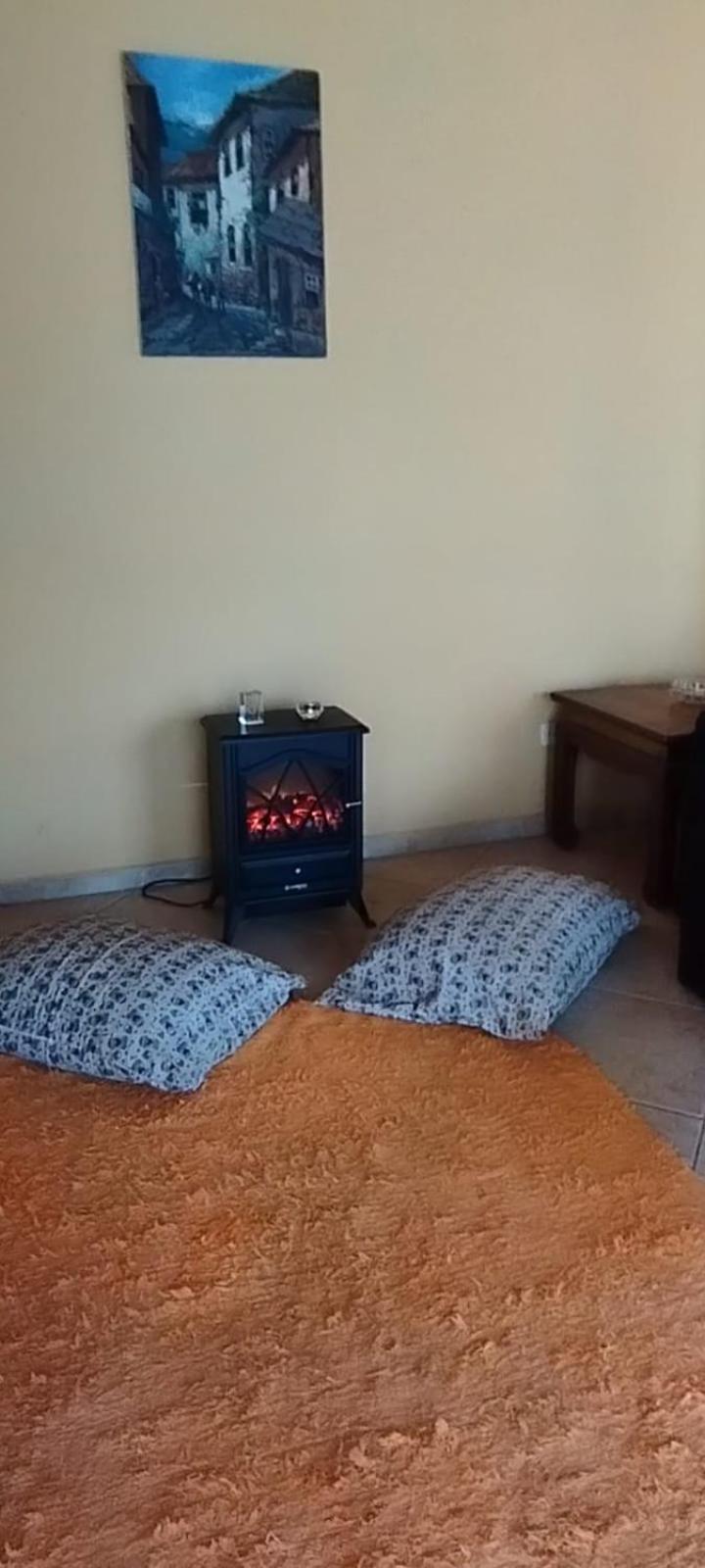 Casa de Campo- no bosque c lareira elétrica